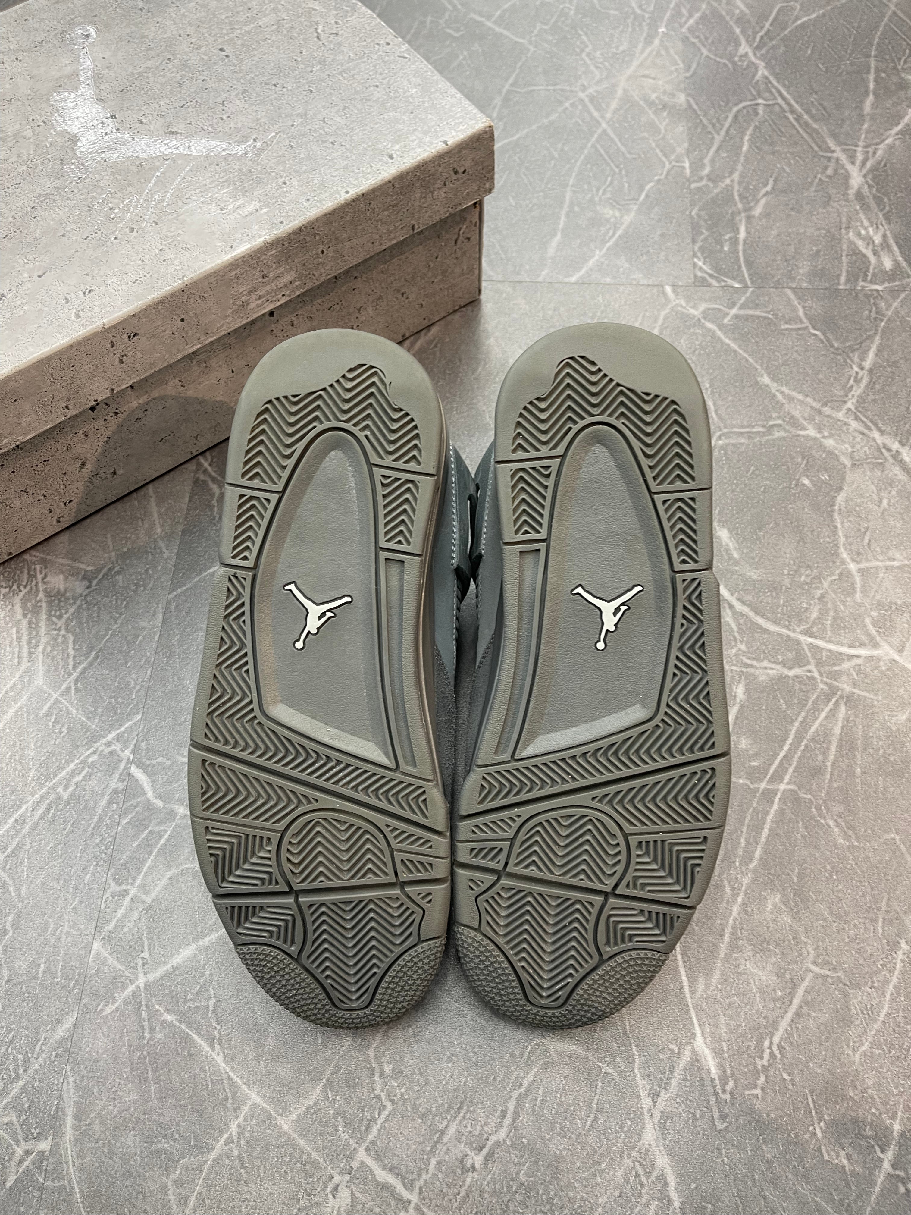 Jordan 4 “Wet Cement”