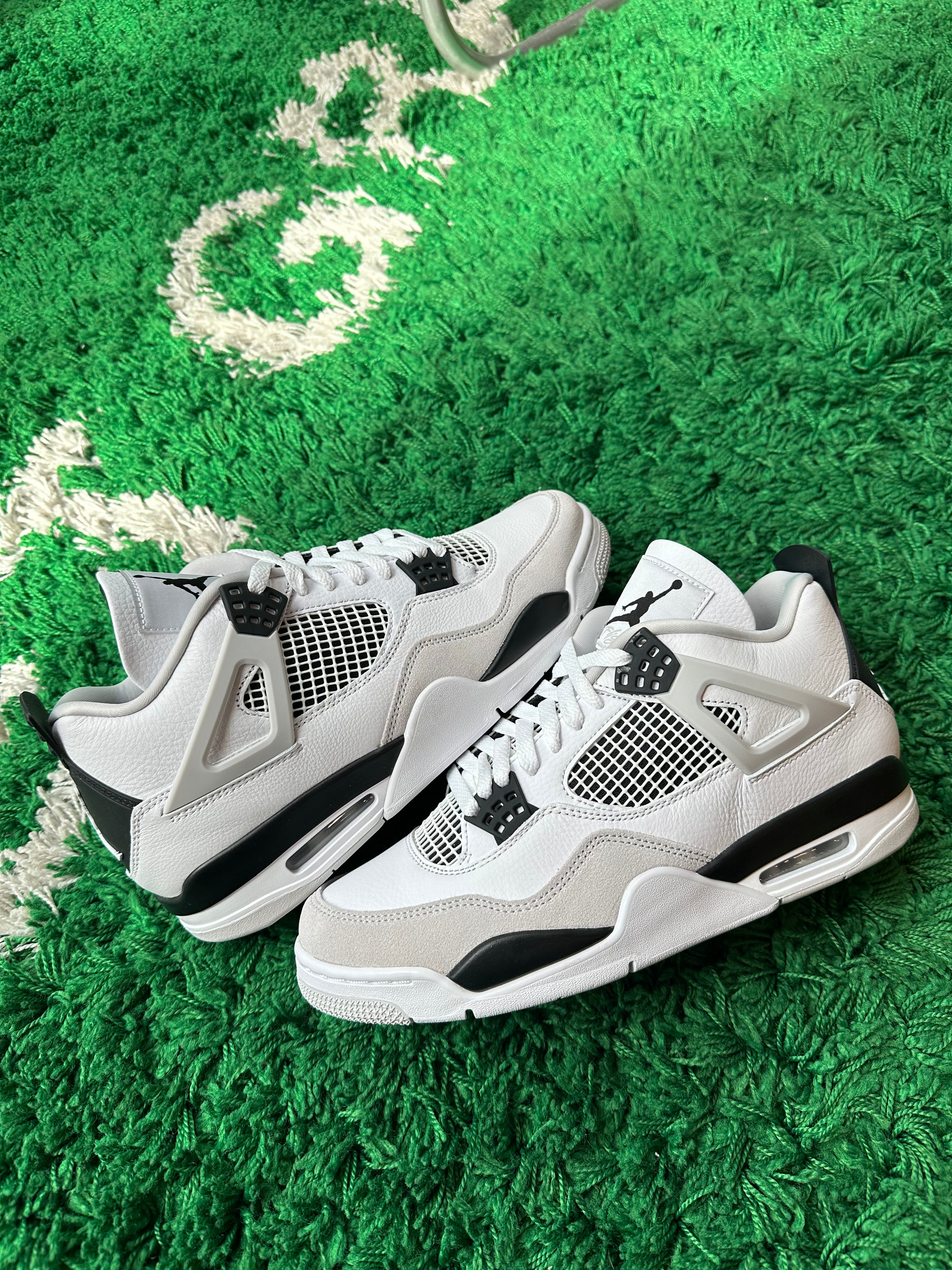 Jordan 4 “Military Black”