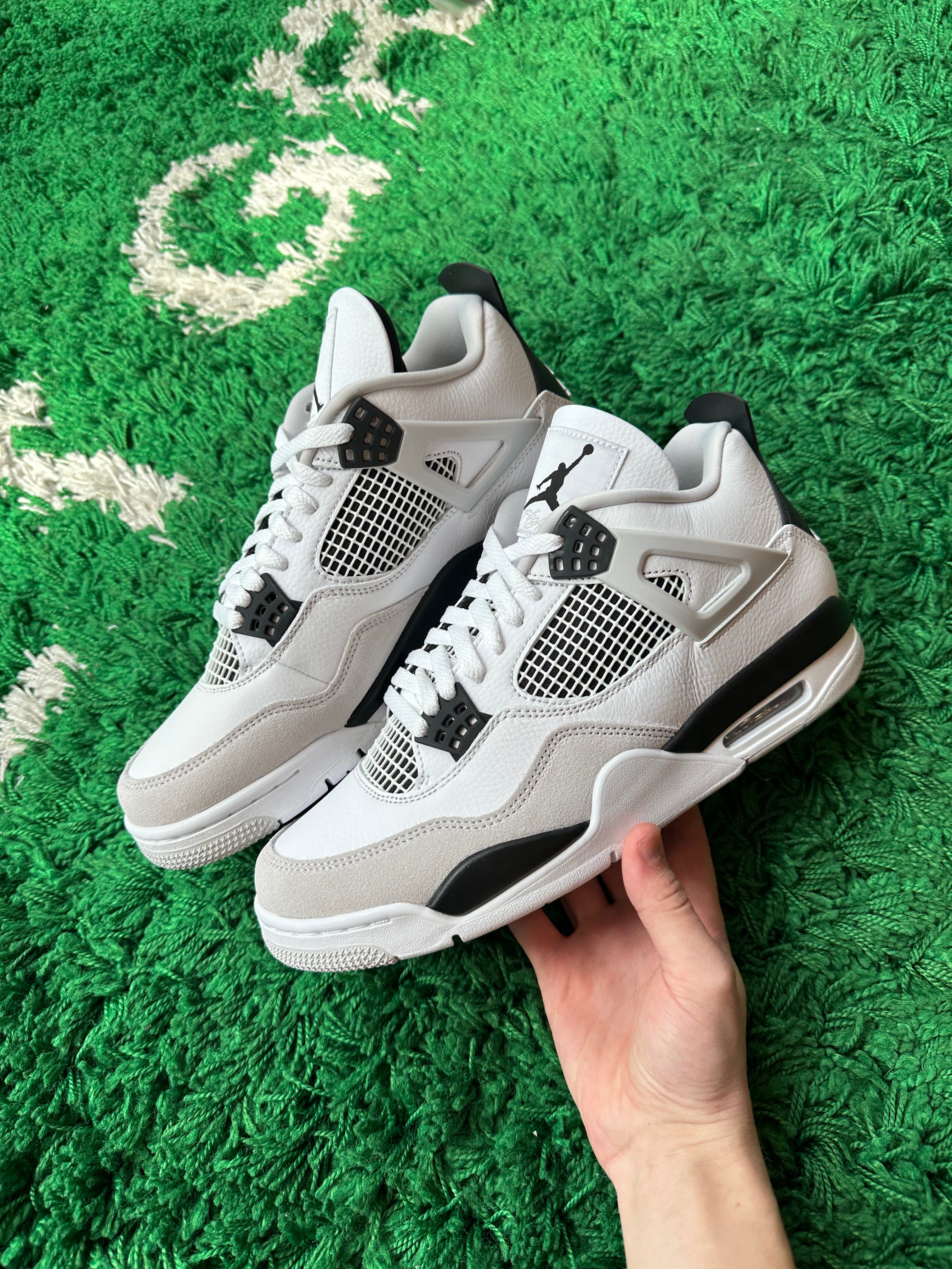 Jordan 4 “Military Black”