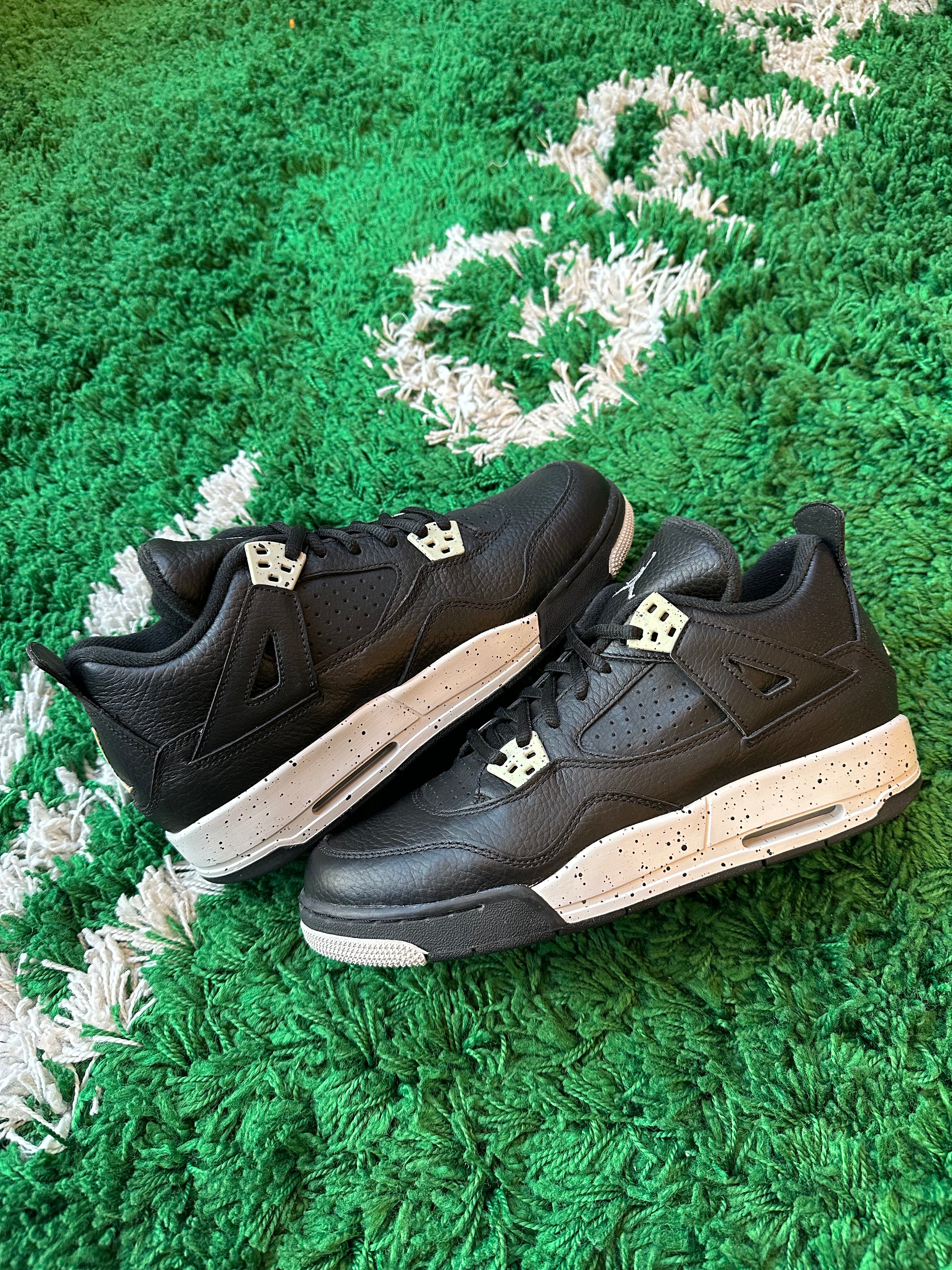 Jordan 4 “Oreo” (2015)