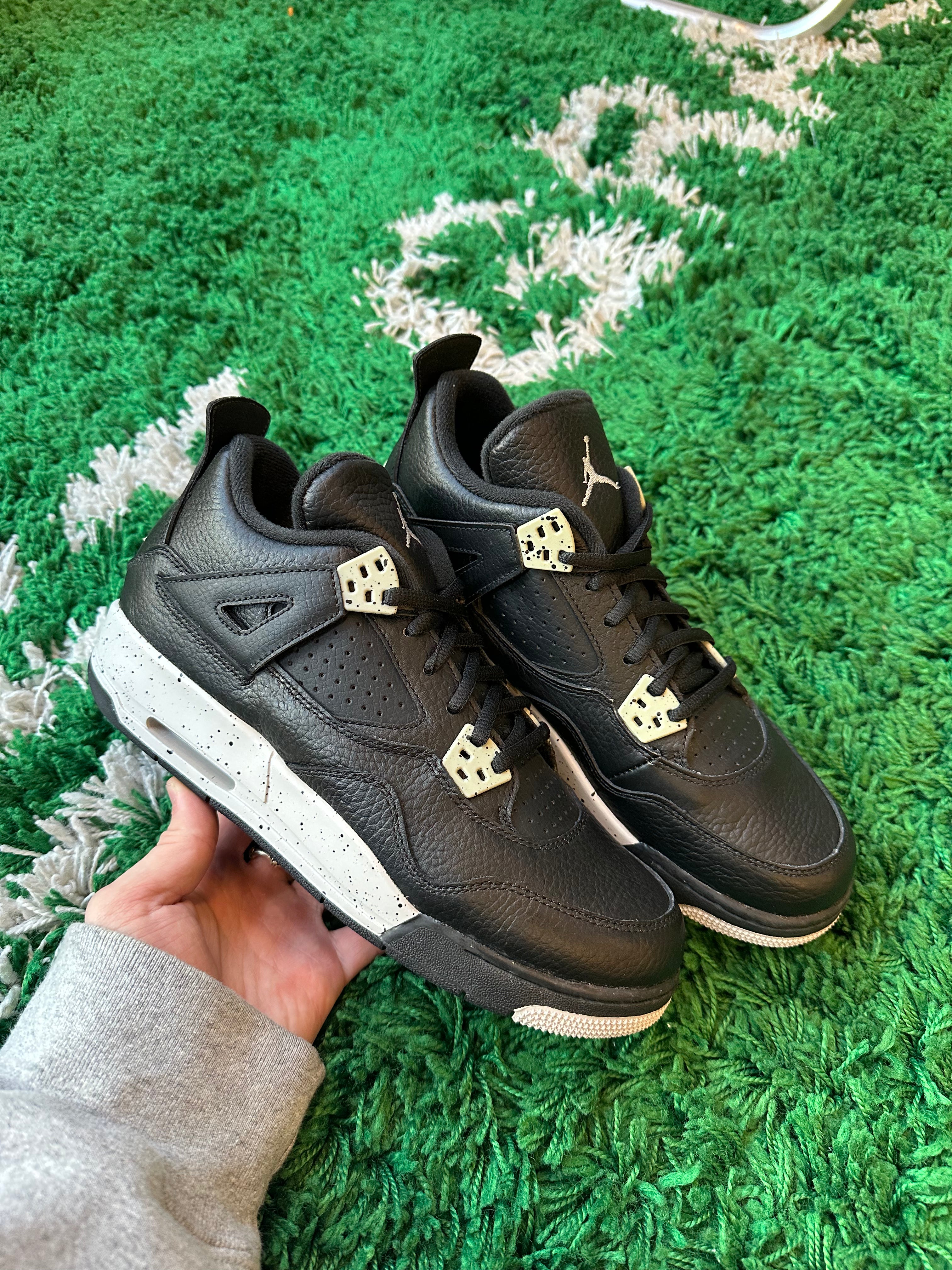 Jordan 4 “Oreo” (2015)