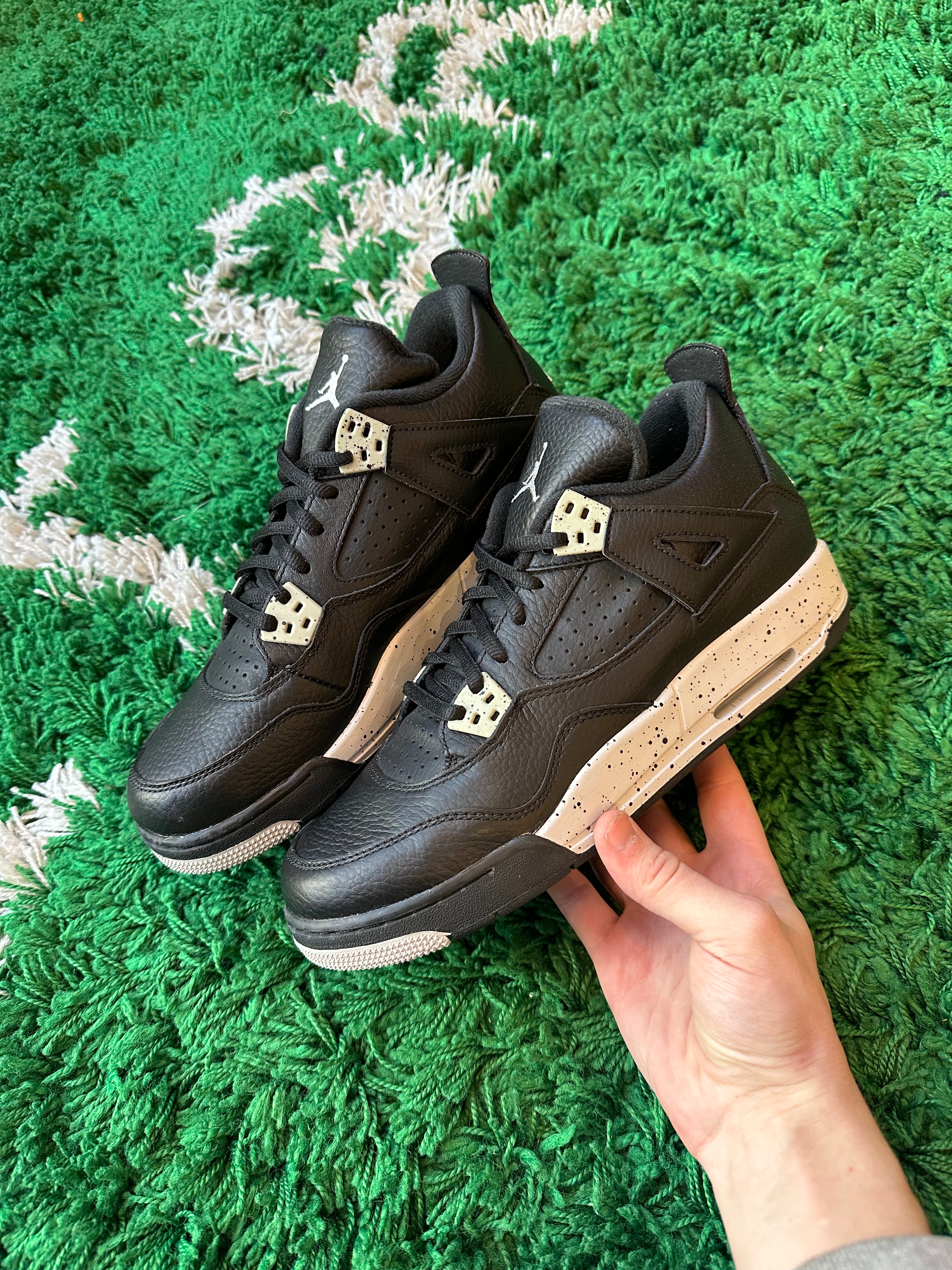 Jordan 4 “Oreo” (2015)