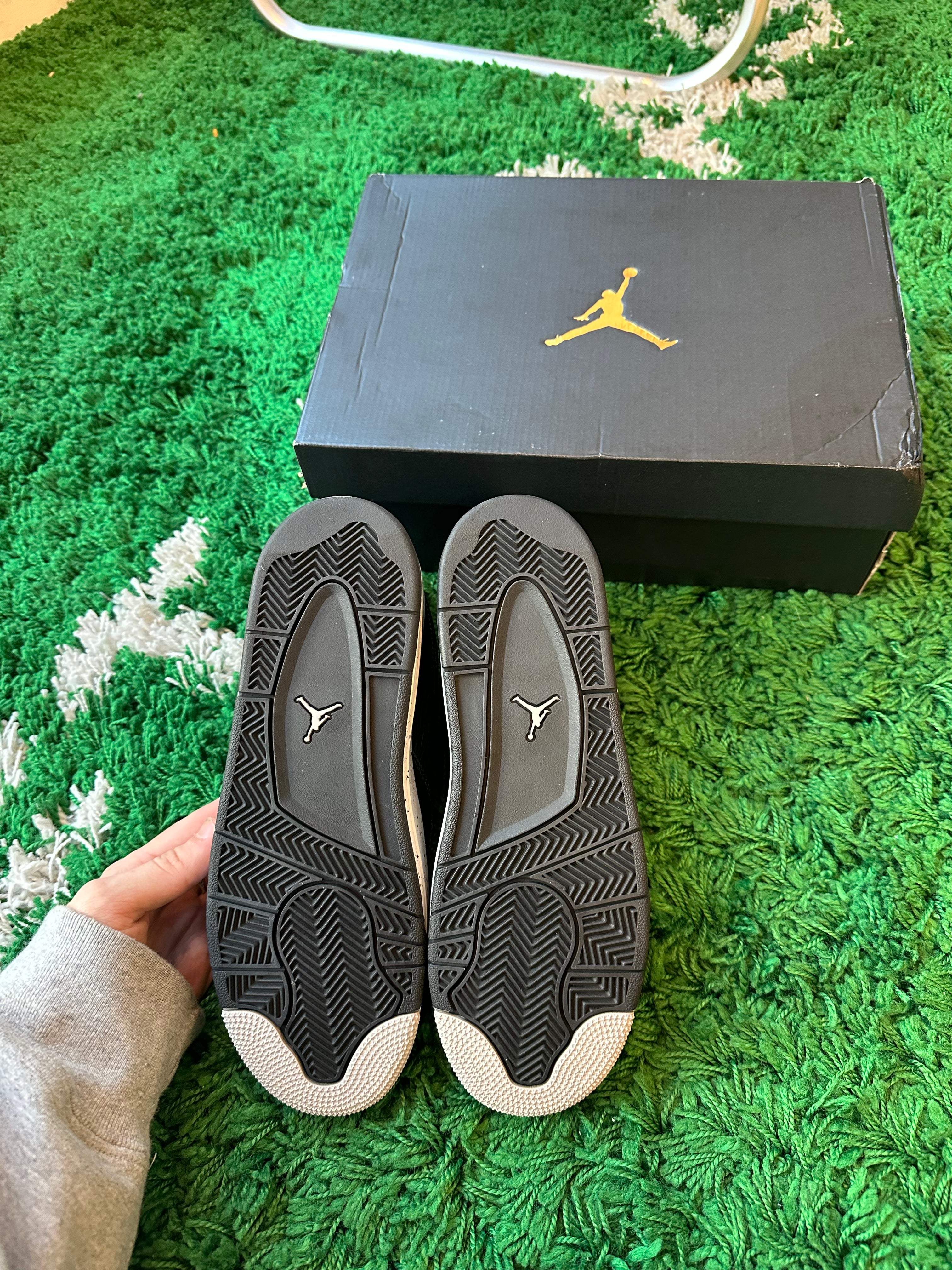 Jordan 4 “Oreo” (2015)