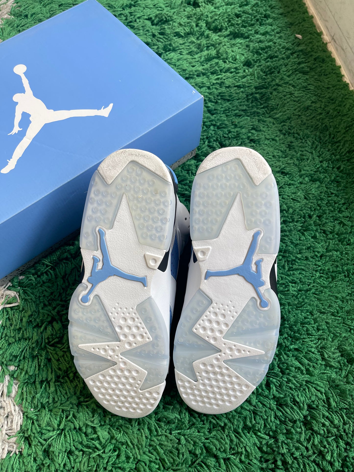 Jordan 6 “UNC White”