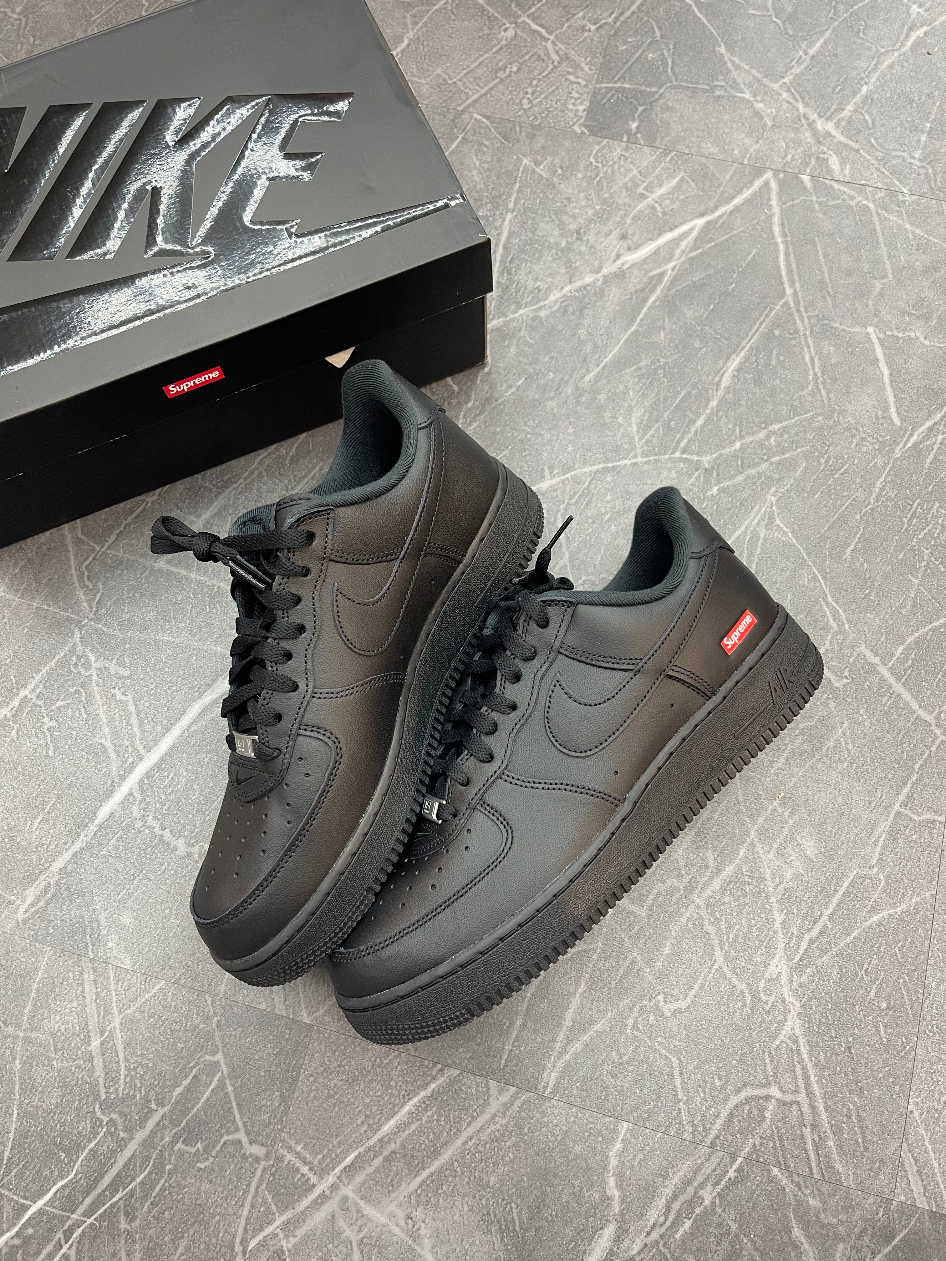 Supreme Air Force 1 Low “Black”