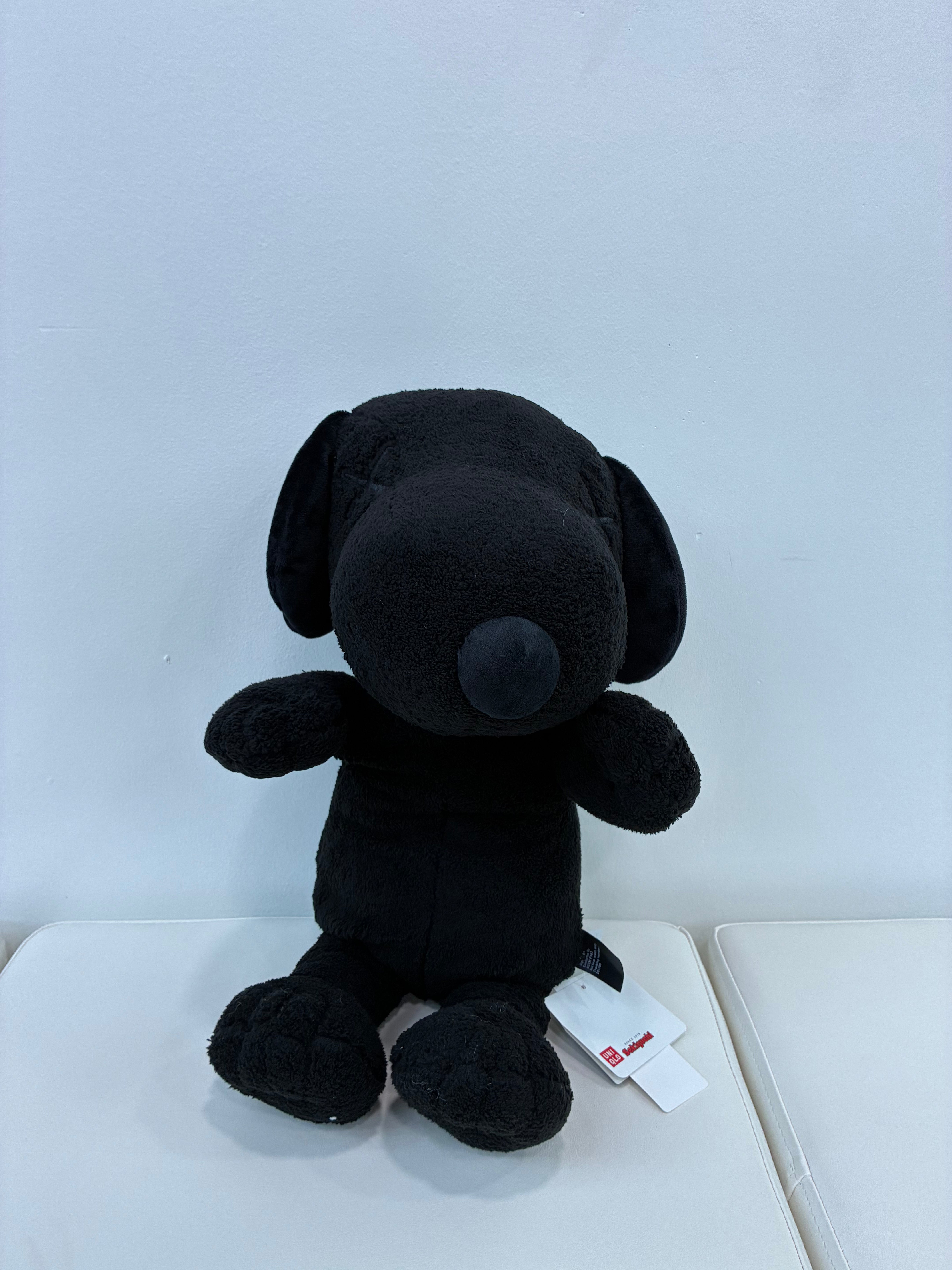 KAWS x UNIQLO x PEANUTS SNOOPY PLUSH Medium “Black”