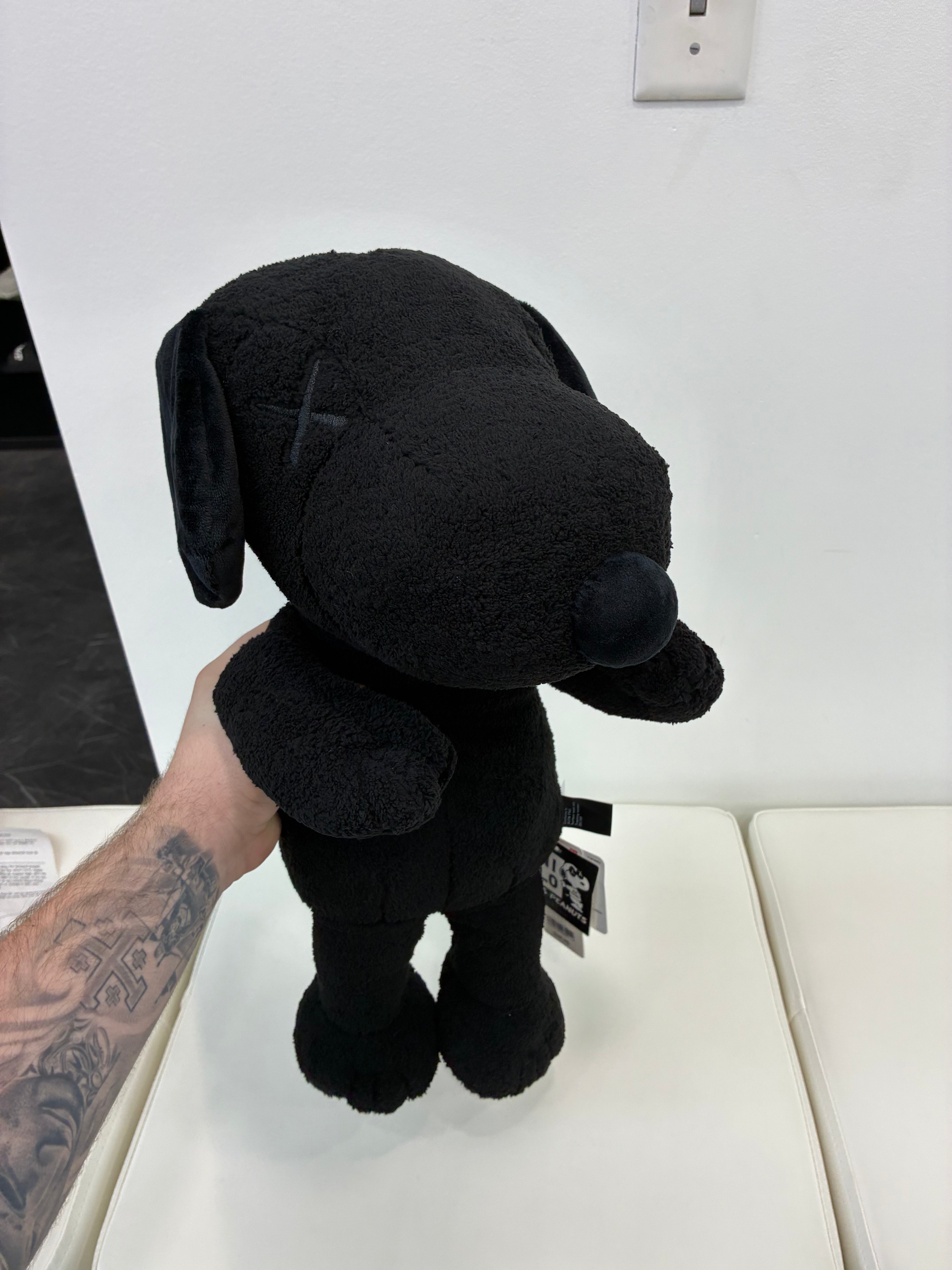 KAWS x UNIQLO x PEANUTS SNOOPY PLUSH Medium “Black”
