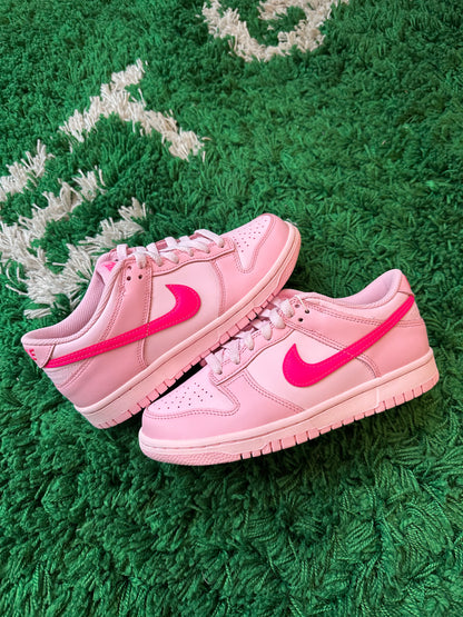 Nike dunk low “Triple Pink”