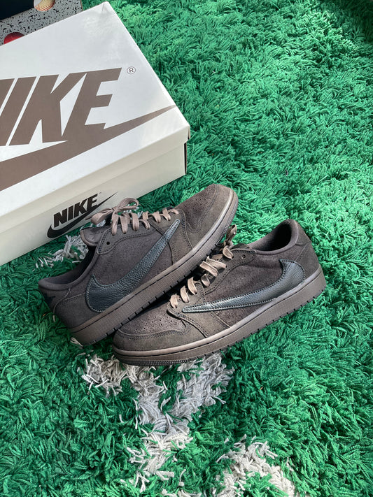 Travis Scott Jordan 1 Low “Velvet Brown”