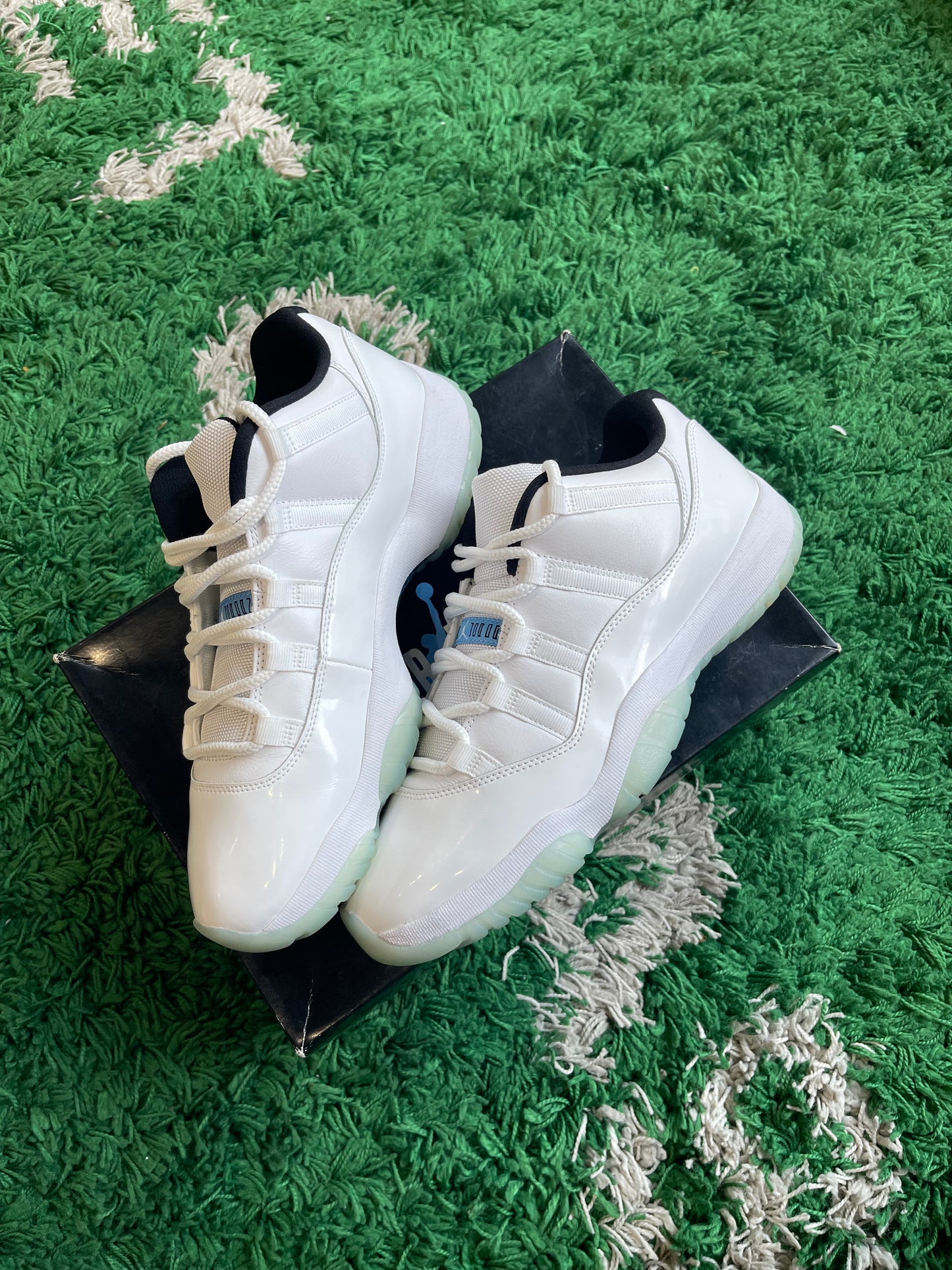 Jordan 11 Low “Legend Blue”