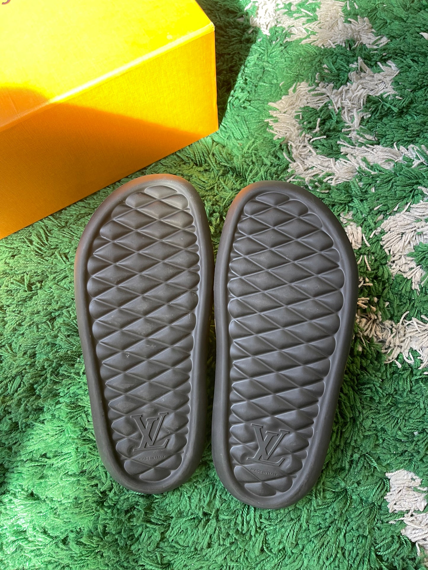 Louis Vuitton Slide “Monogram”
