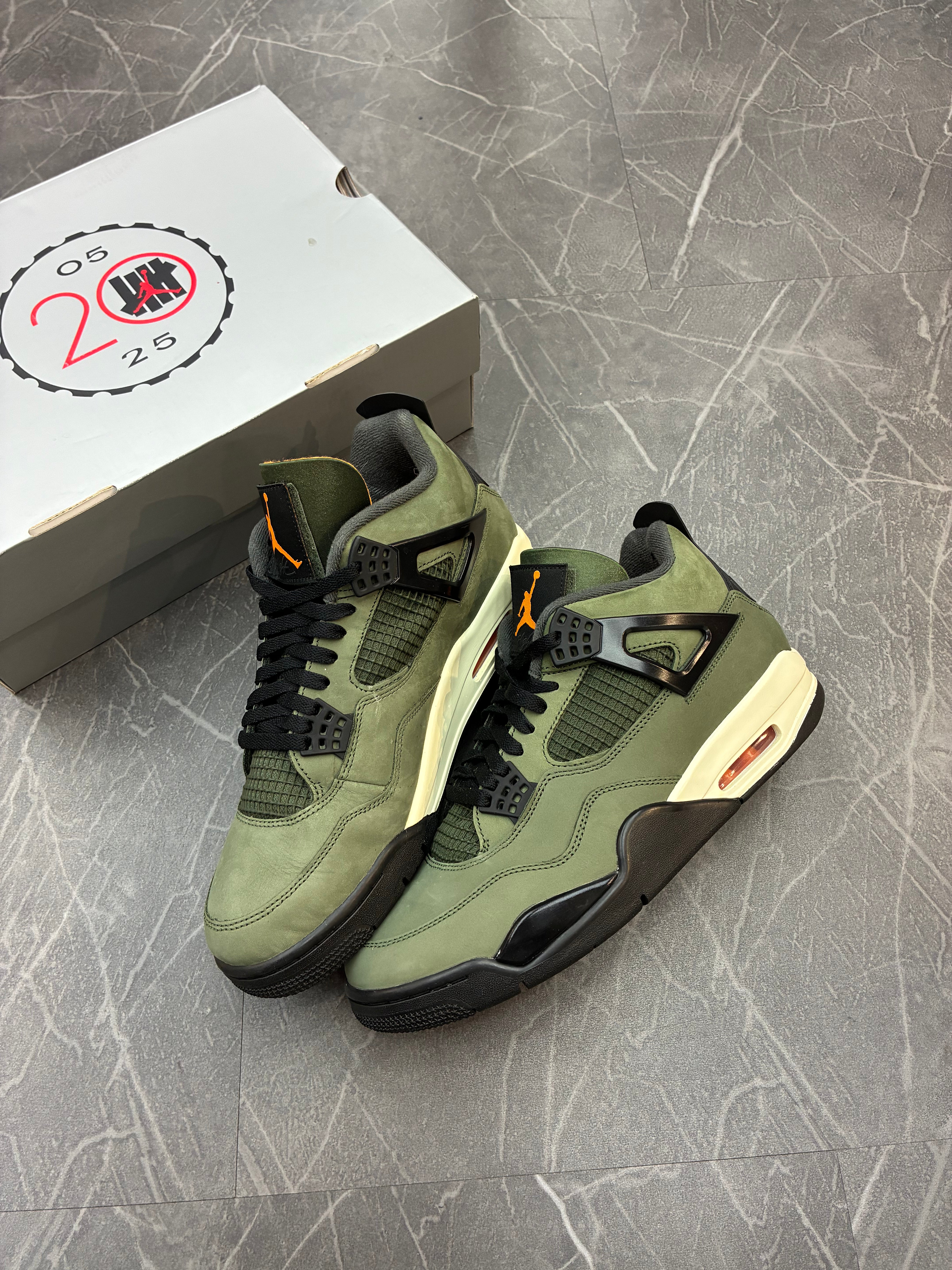 Jordan 4 “Undefeated”