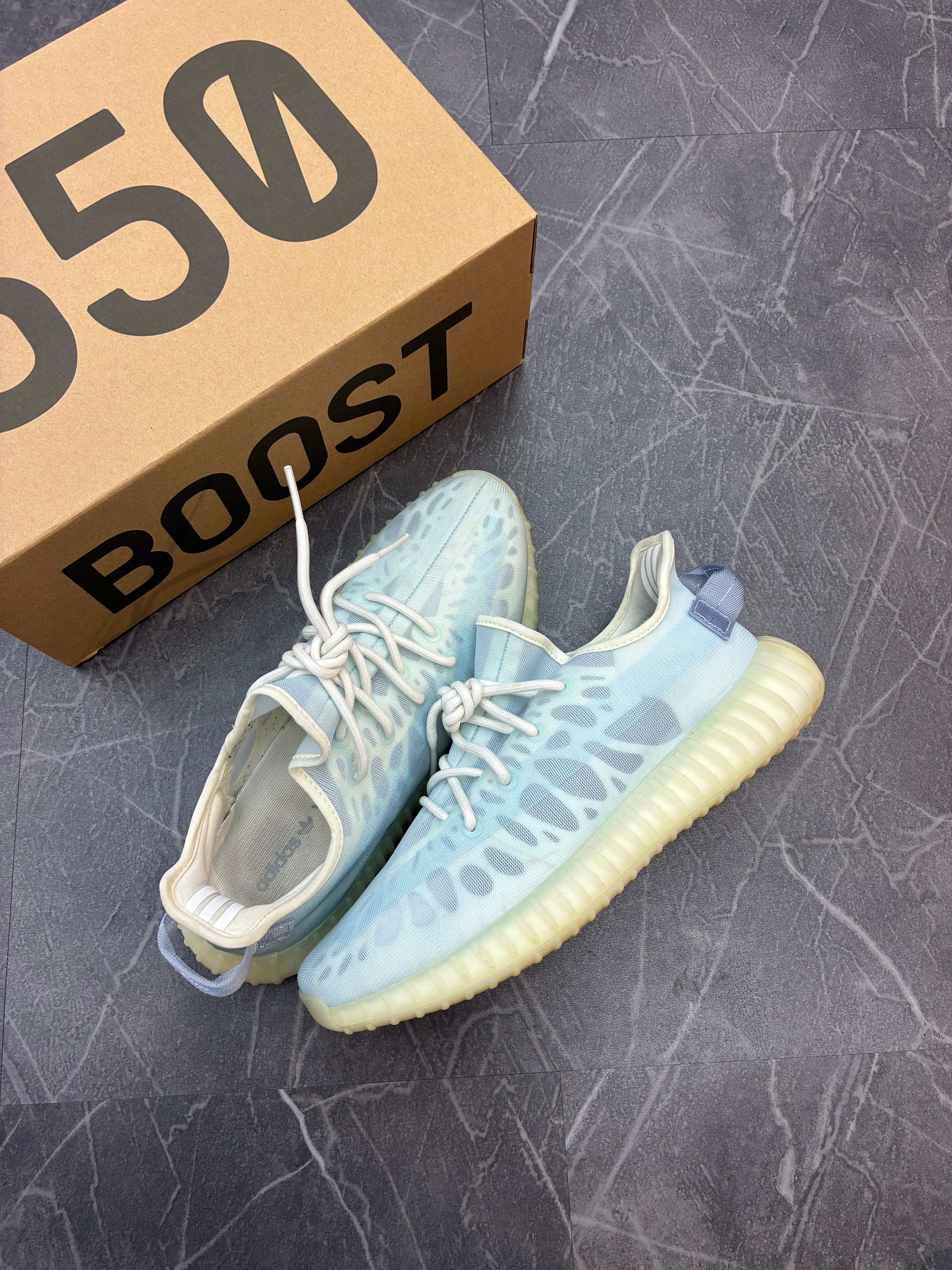Yeezy Boost 350 “Mono Ice”
