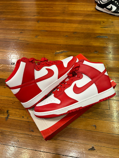 Dunk High “Championship Red”