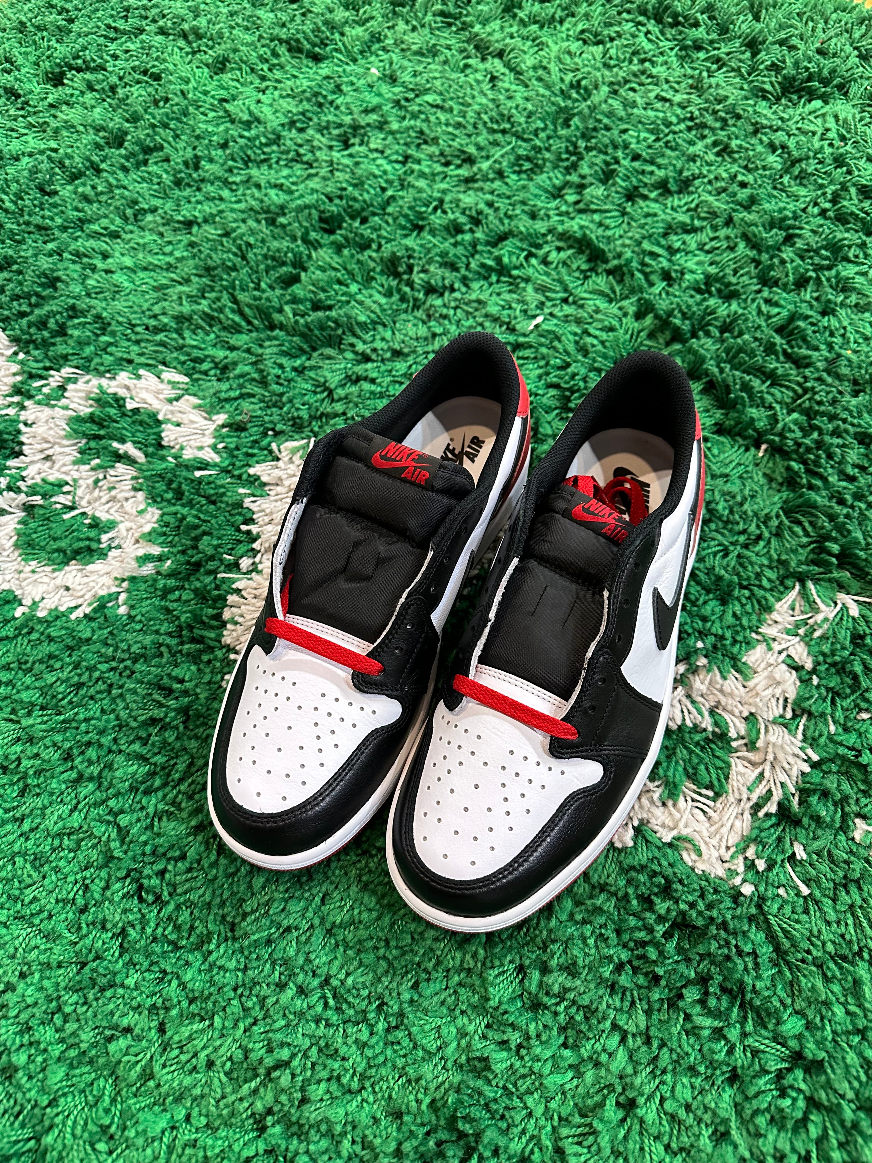 Jordan 1 Low “Black Toe”