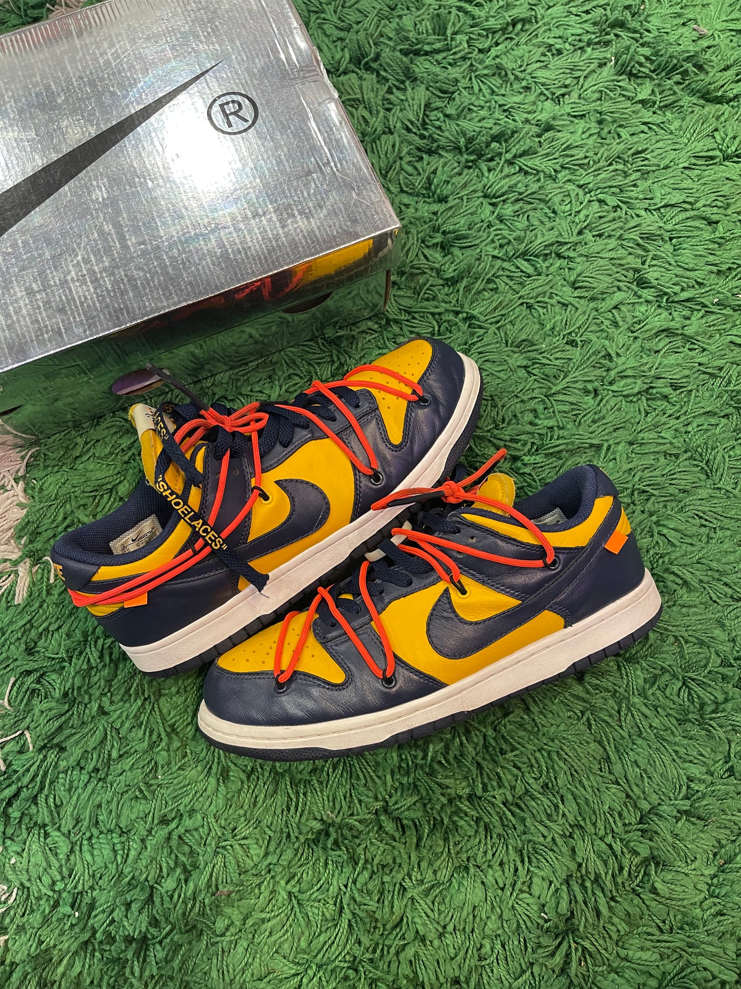 Nike Off-White Dunk “University Gold”