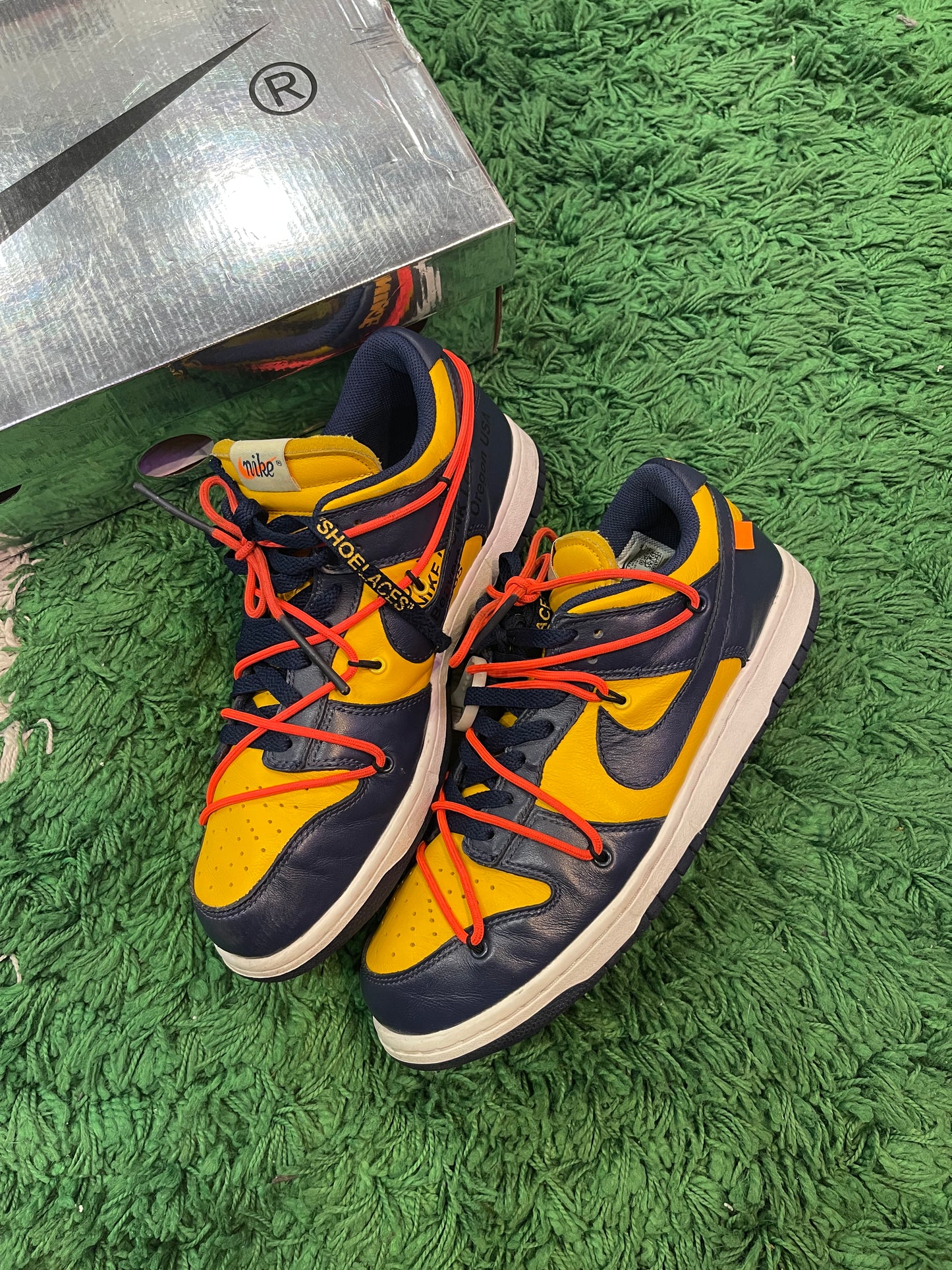 Nike Off-White Dunk “University Gold”
