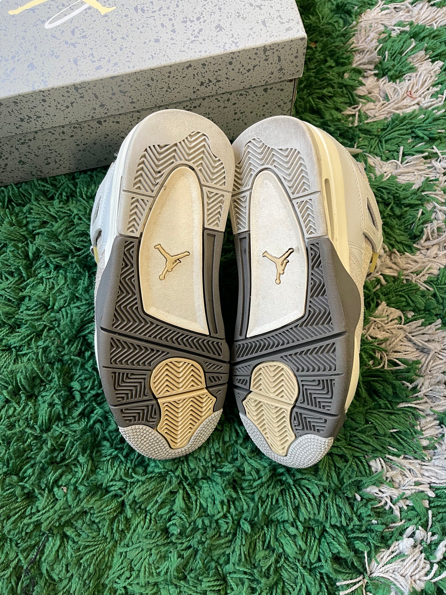 Jordan 4 “Photon Dust”