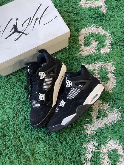 Jordan 4 “White Thunder”