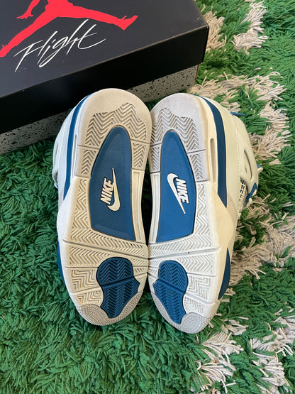 Jordan 4 “Military Blue”