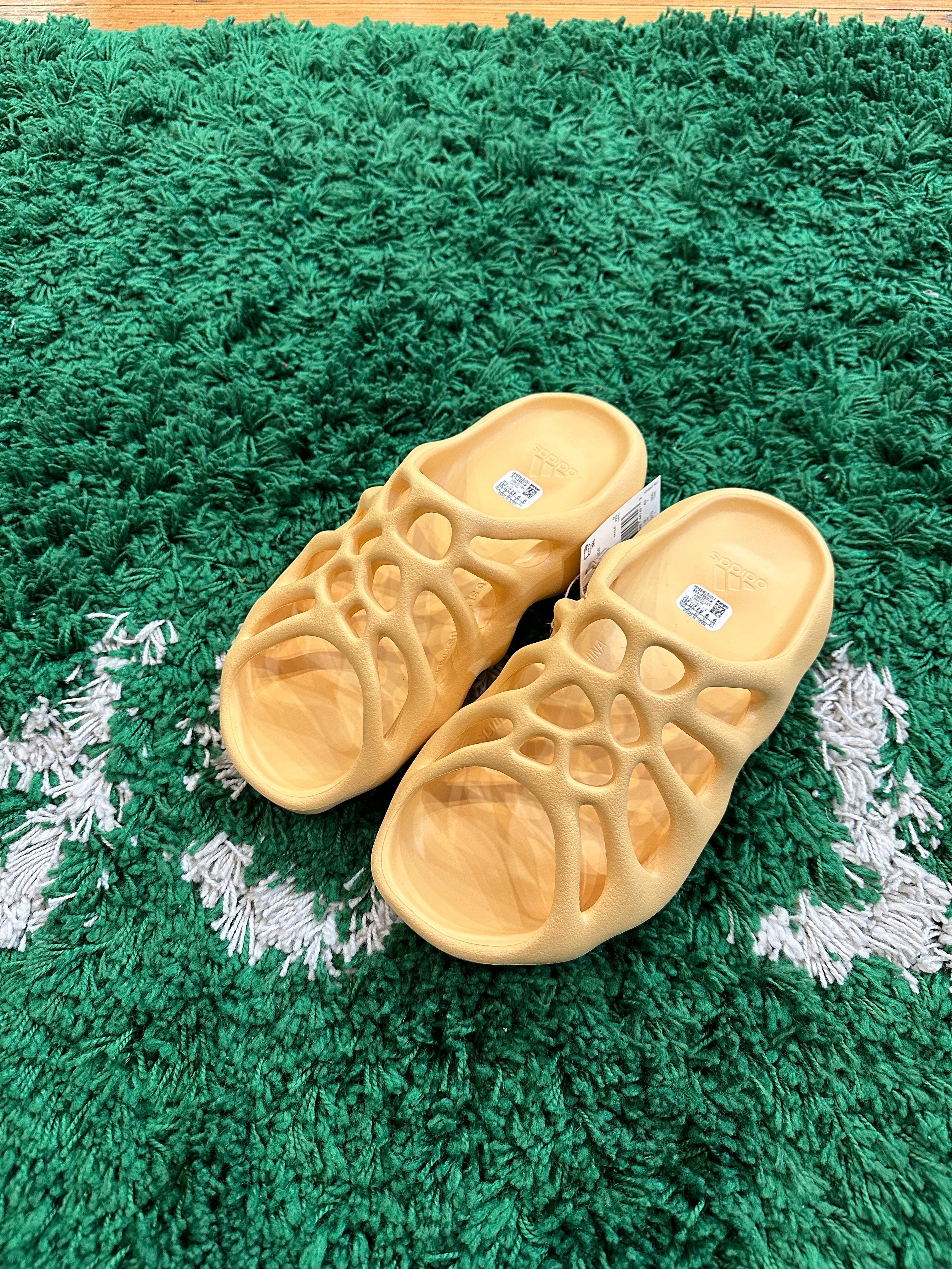 Yeezy 450 Slide “Cream”