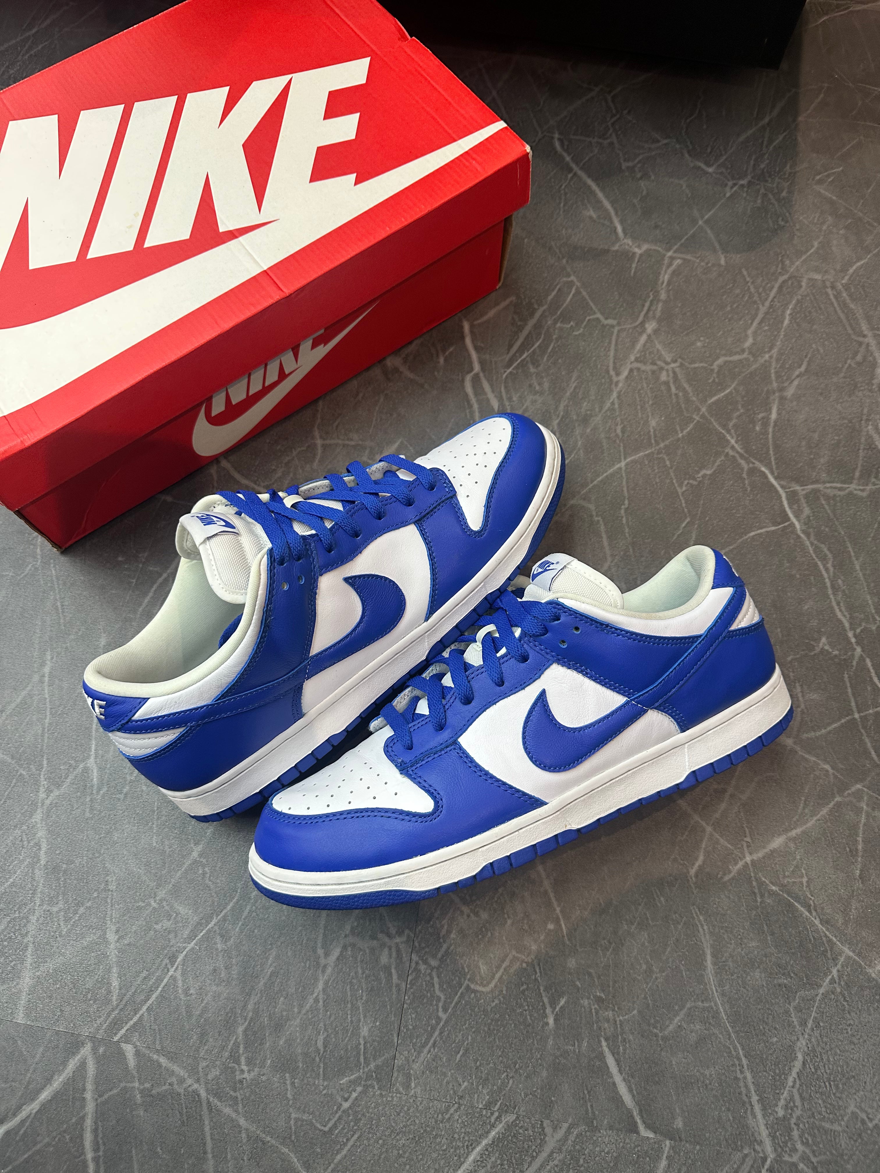 Nike Dunk Low “Kentucky”