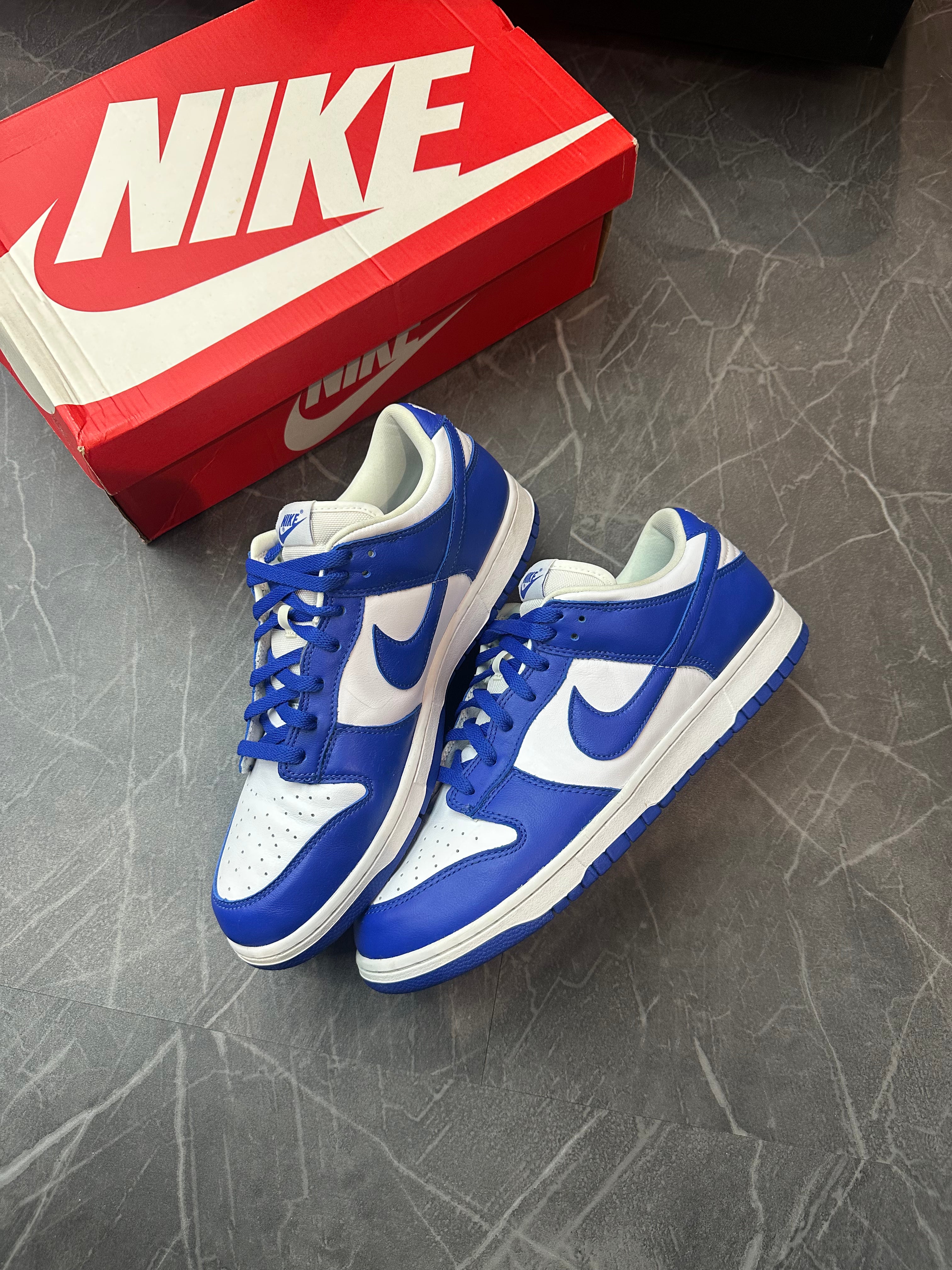 Nike Dunk Low “Kentucky”