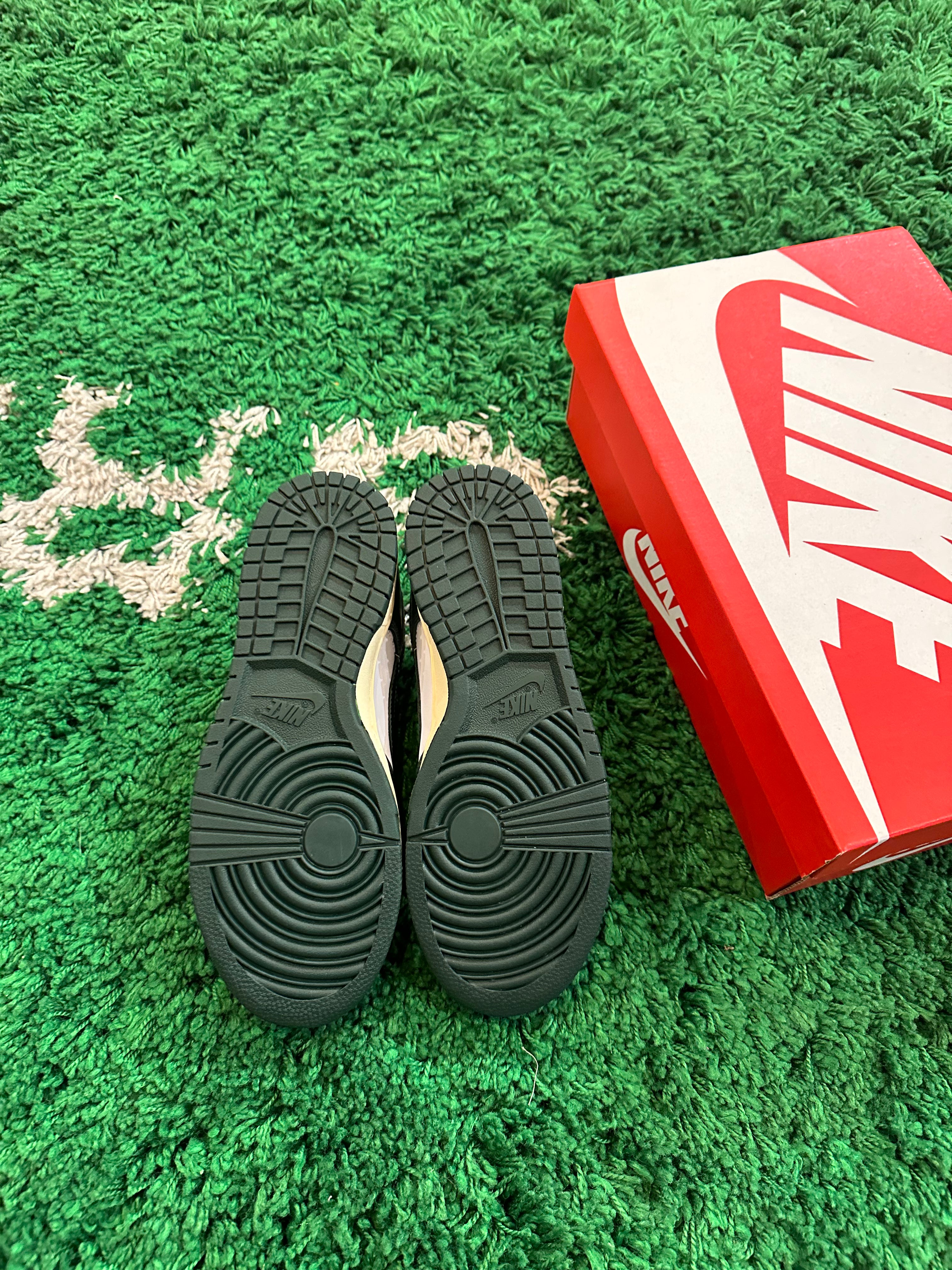 Nike Dunk Low “Vintage Green”