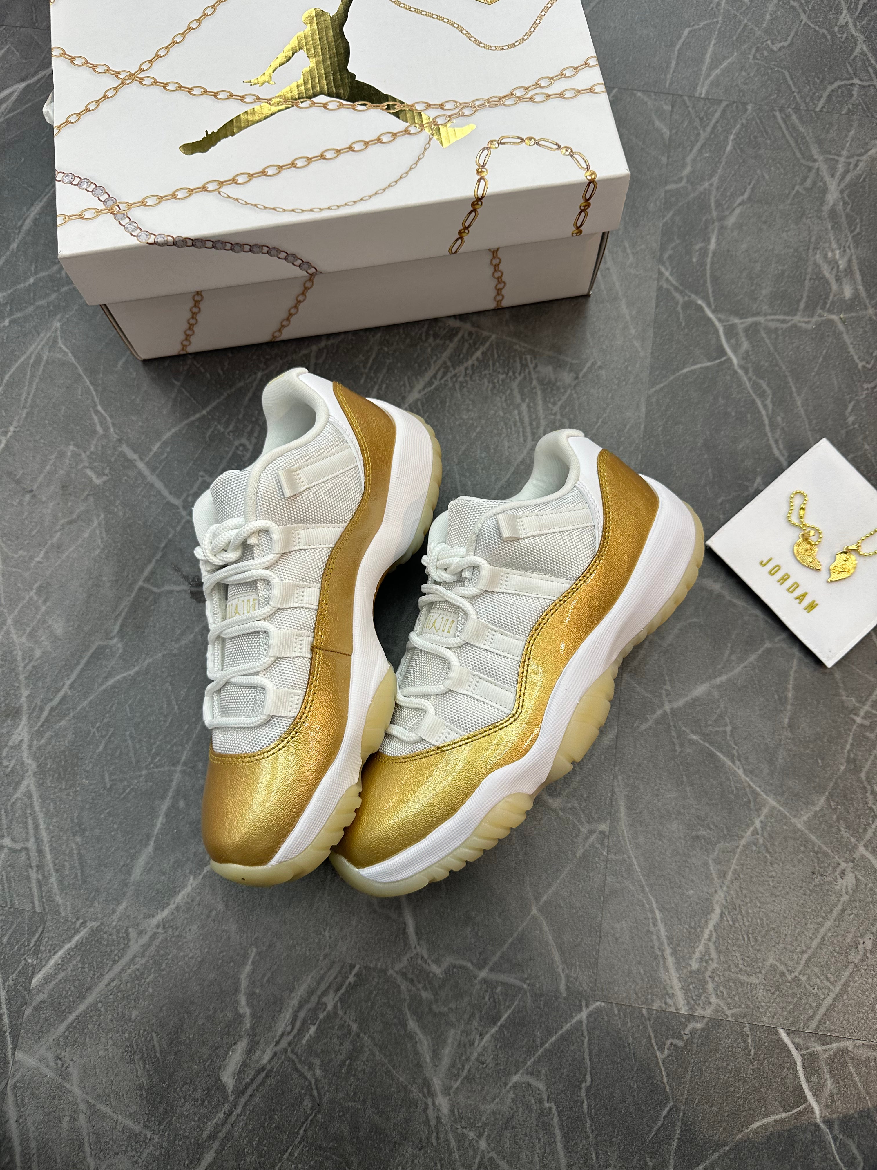 Jordan 11 “Mothers Day”