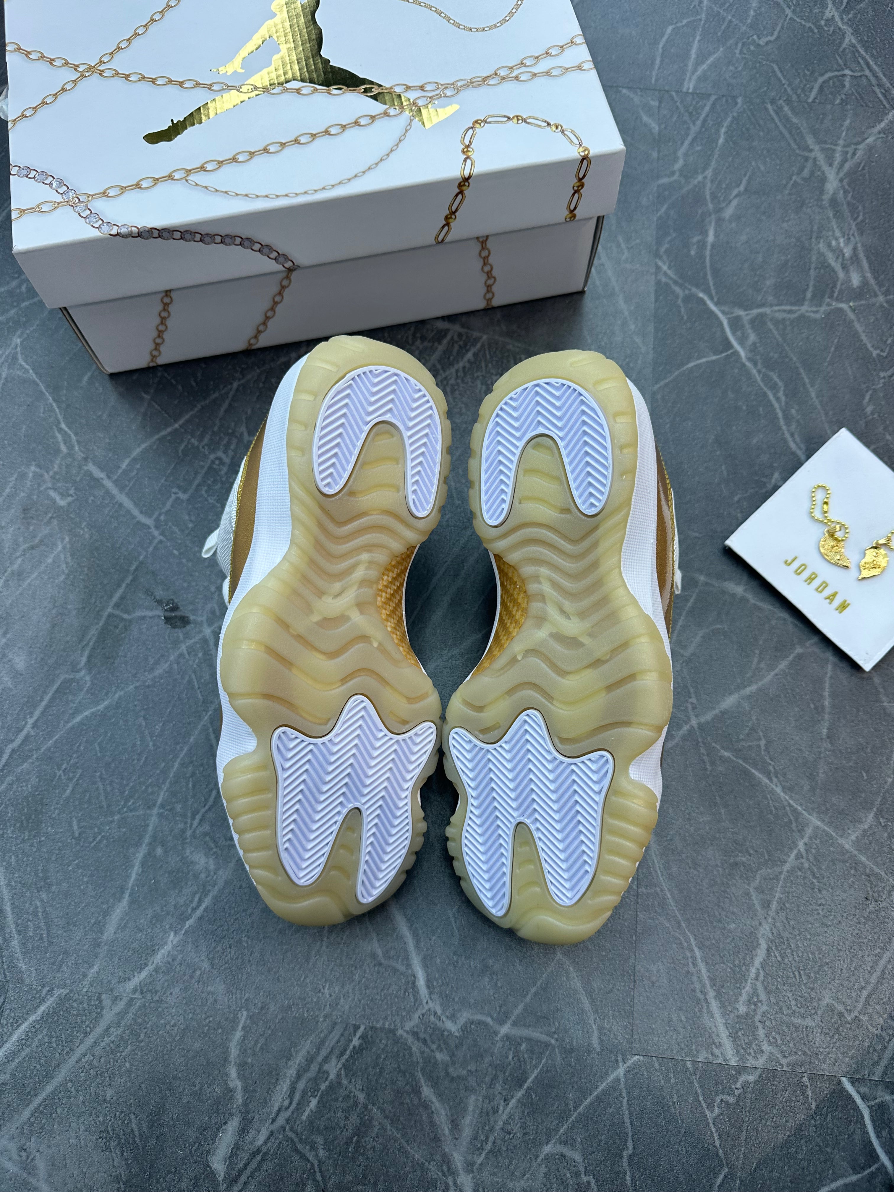 Jordan 11 “Mothers Day”