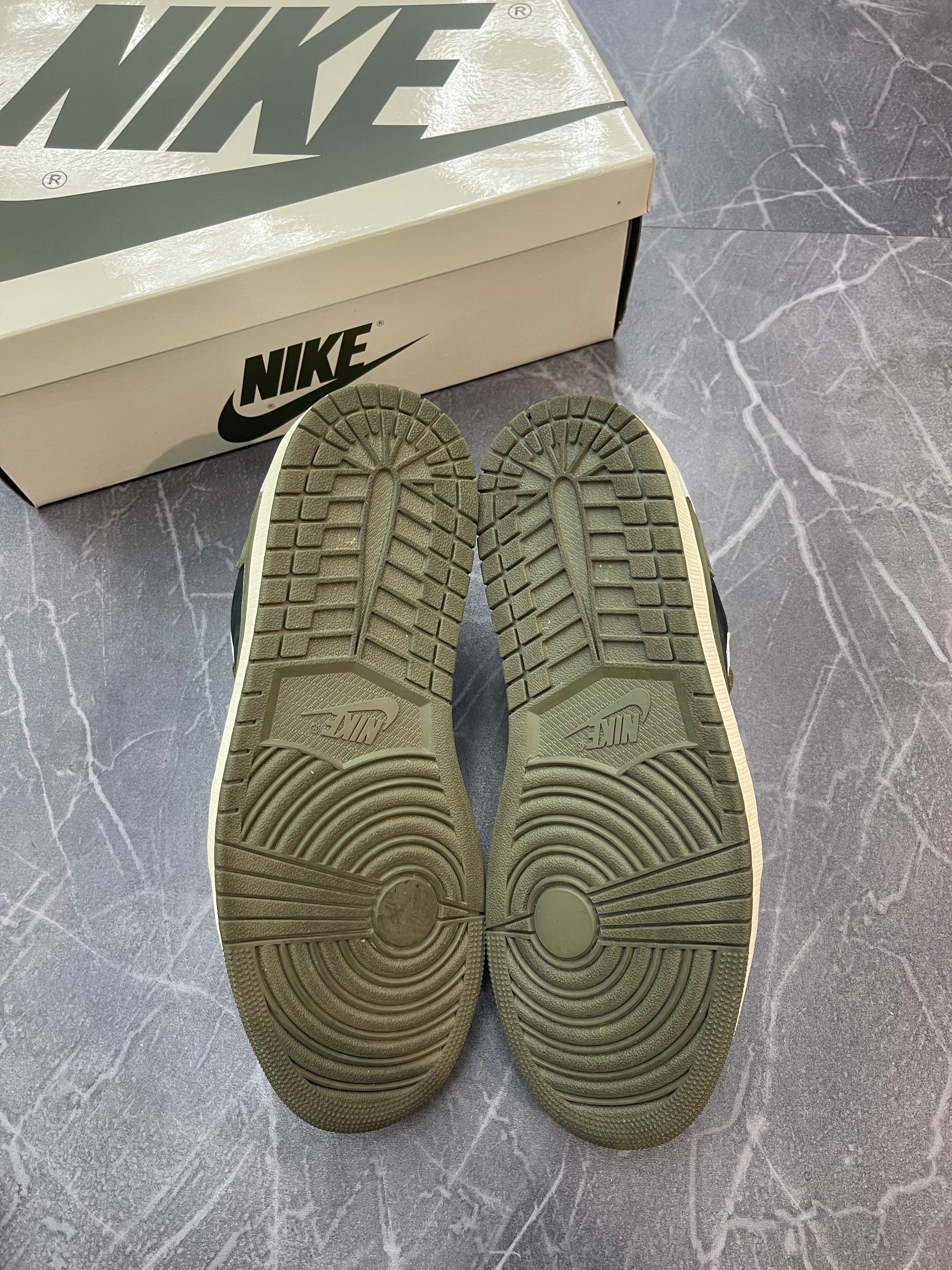 Travis Scott Jordan 1 Low “Olive”