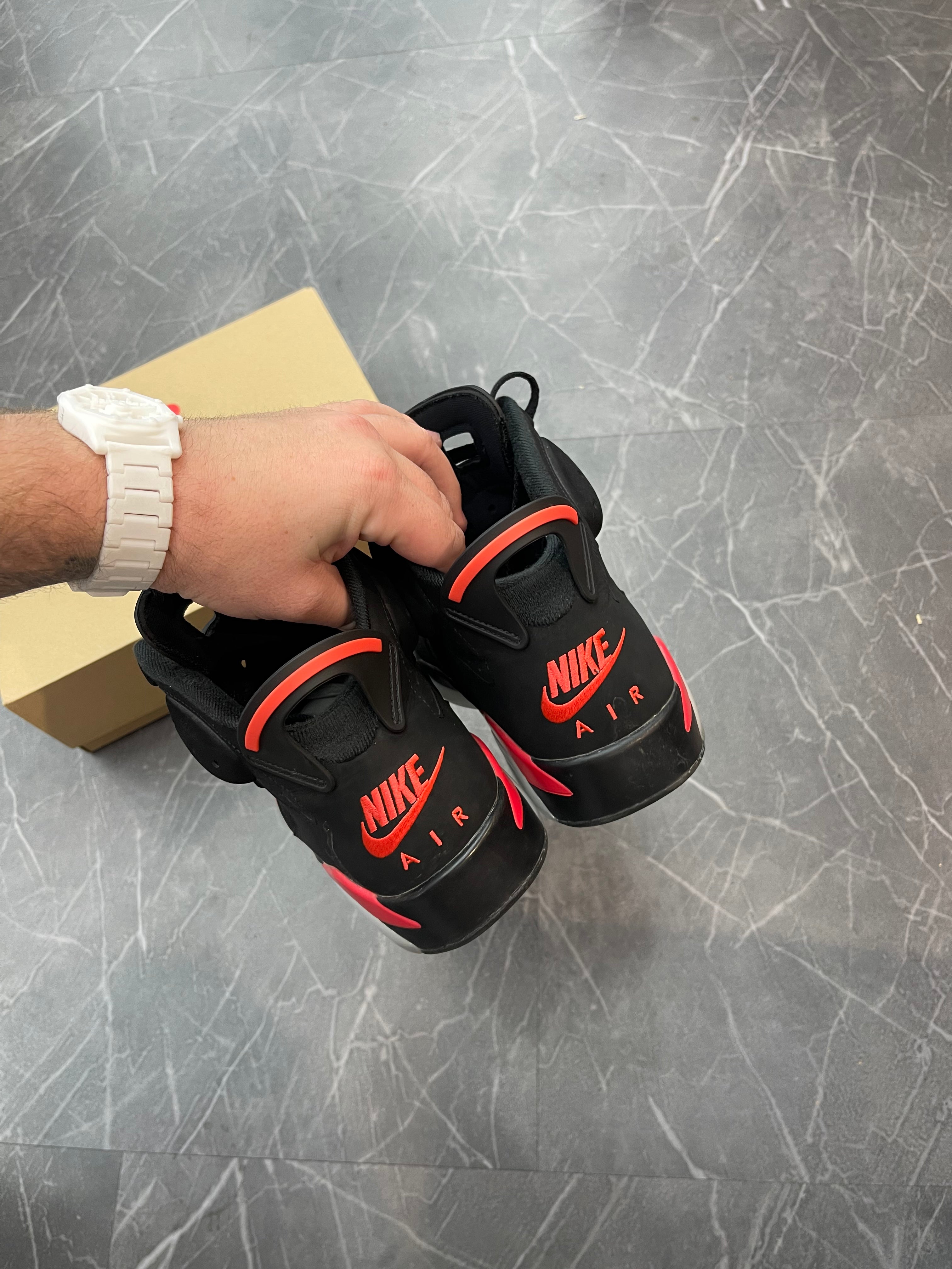 Jordan 6 “Salesman Infrared”