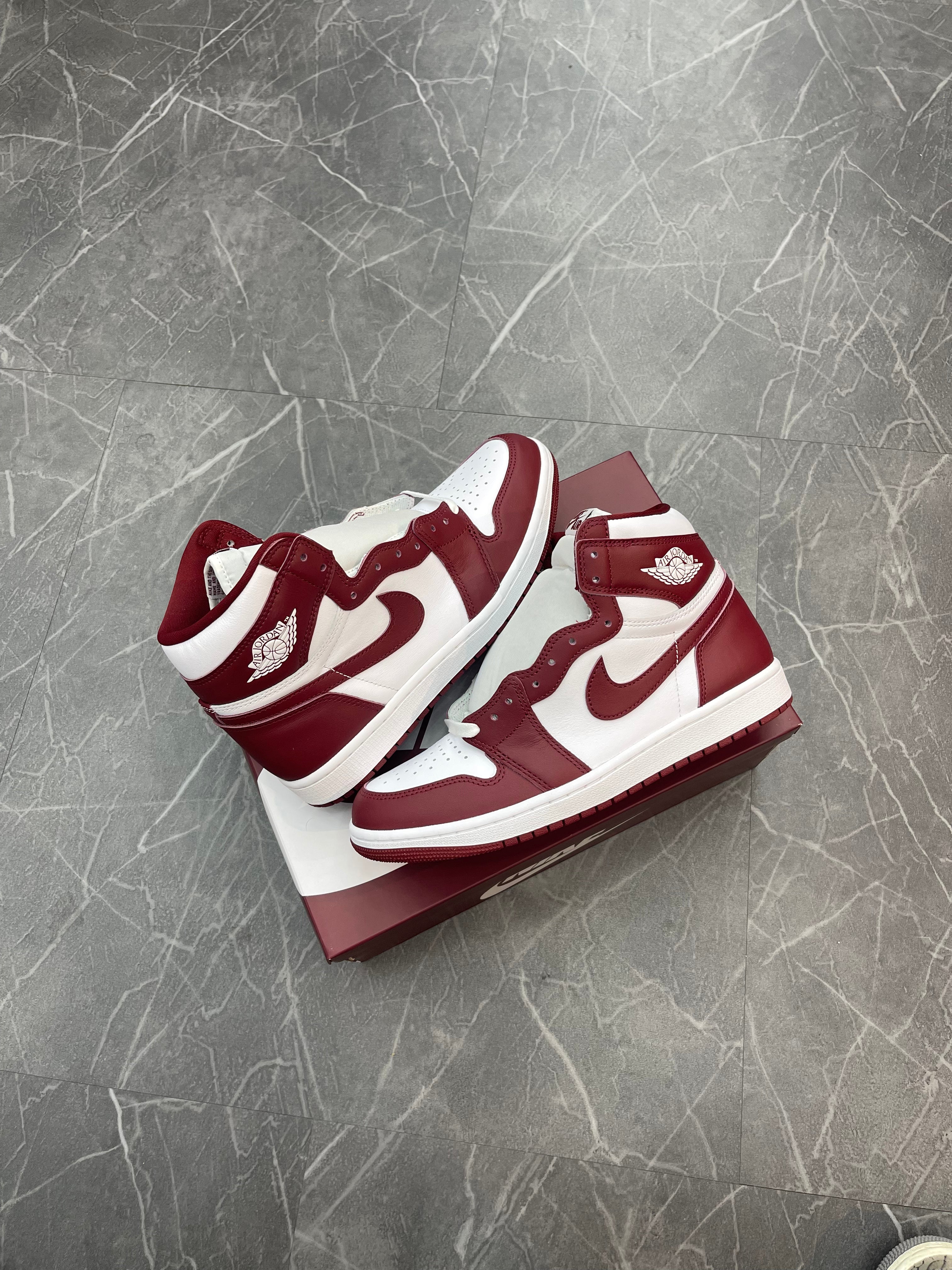 Jordan 1 High “Team Red”