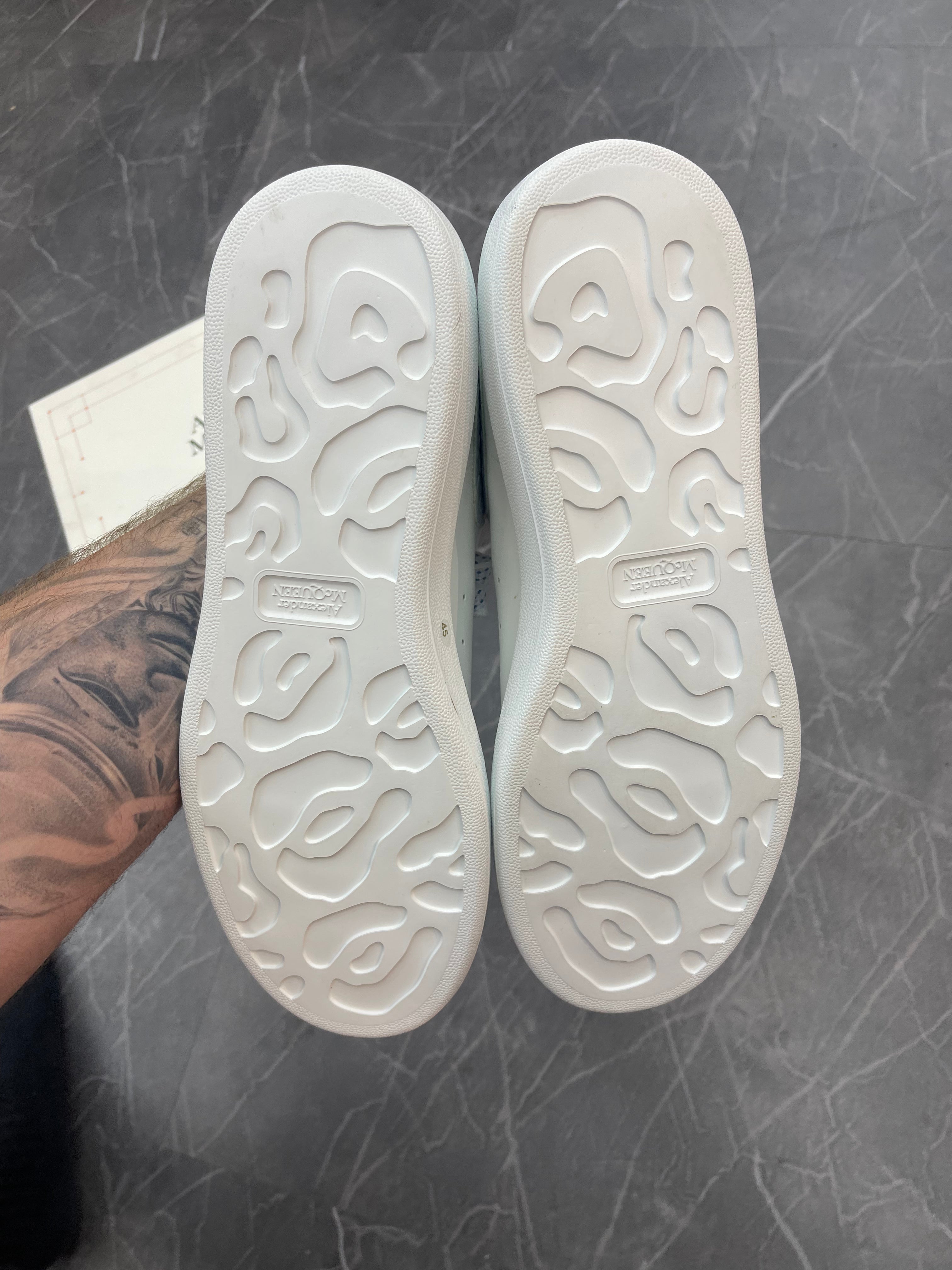 Alexander McQueens “White Silver Snake Skin”