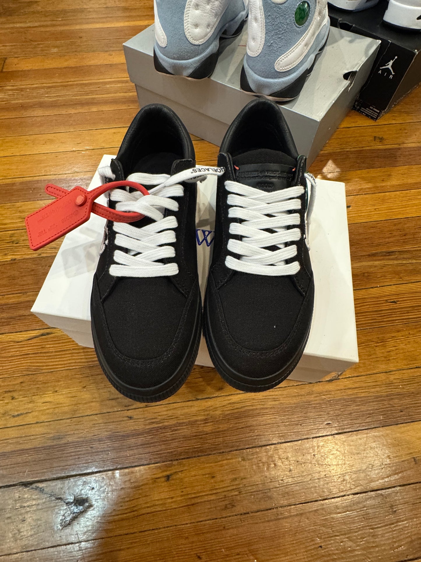 Off-White Vulcanized Black