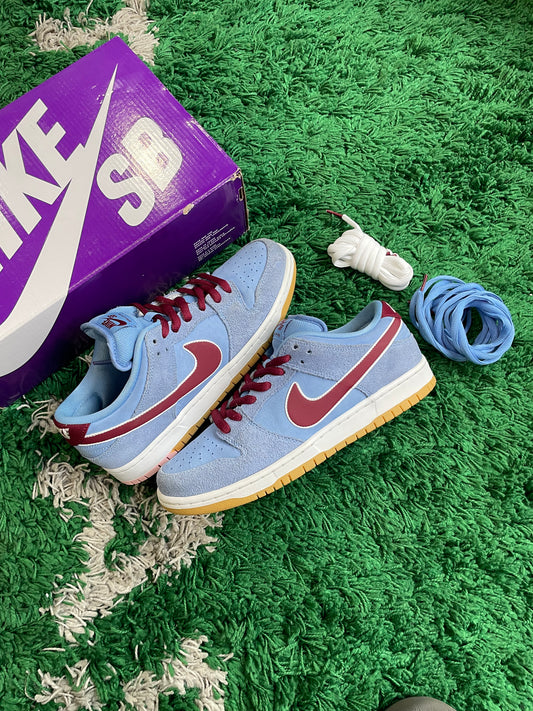 Nike SB Dunk Low “Phillies”