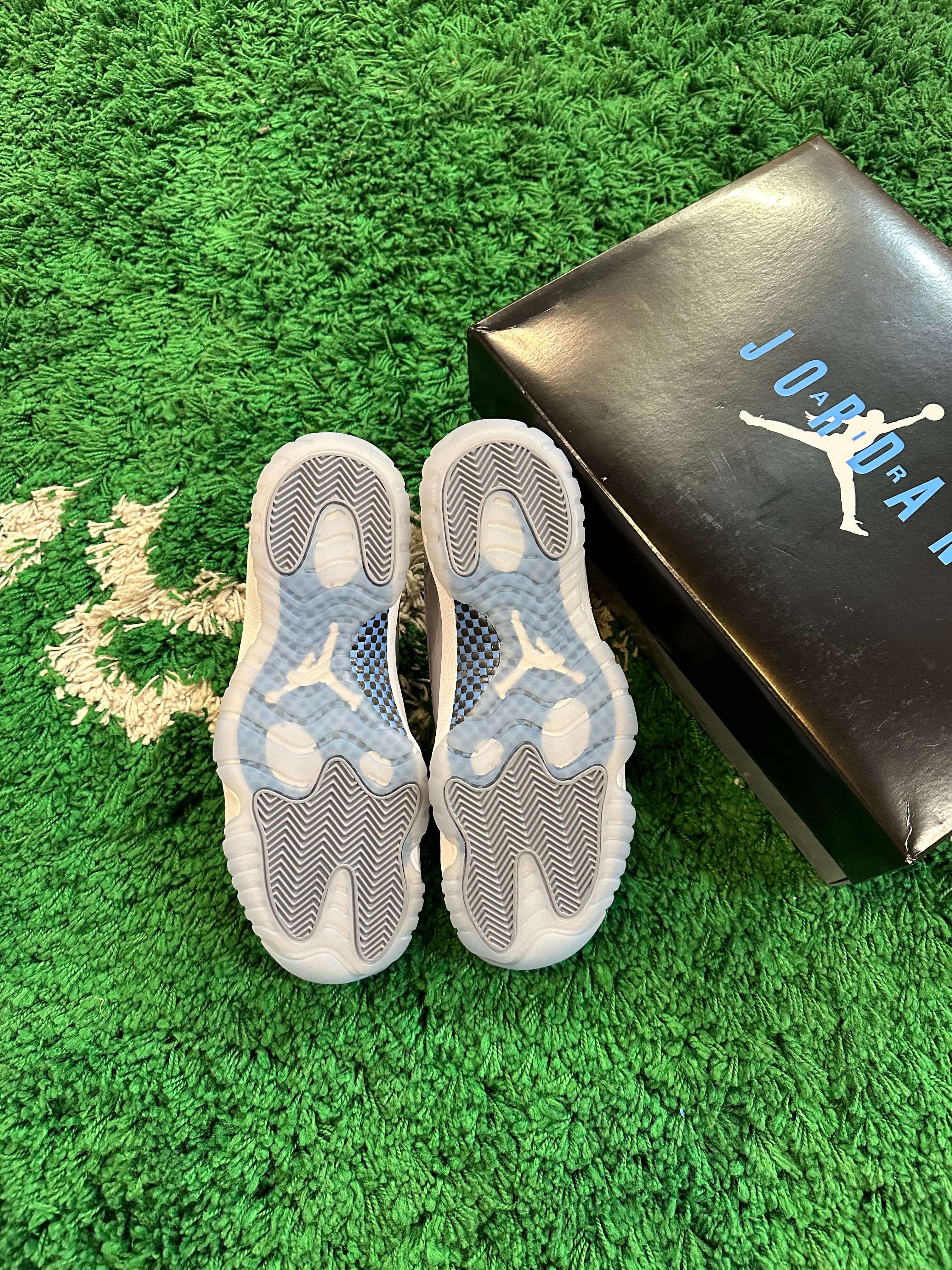 Jordan 11 Low “Cement Grey”