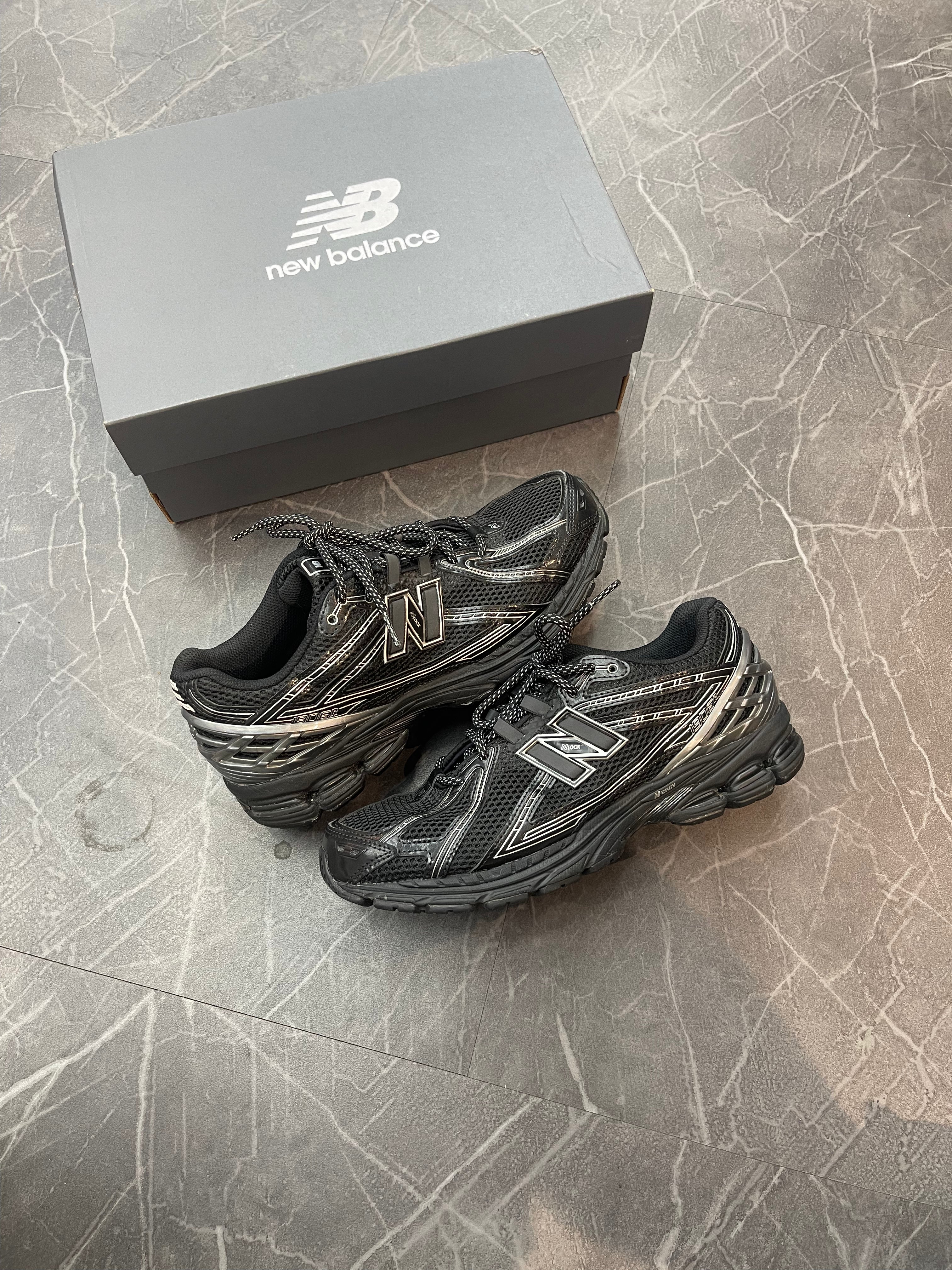 New Balance 1906R “Black/Silver”