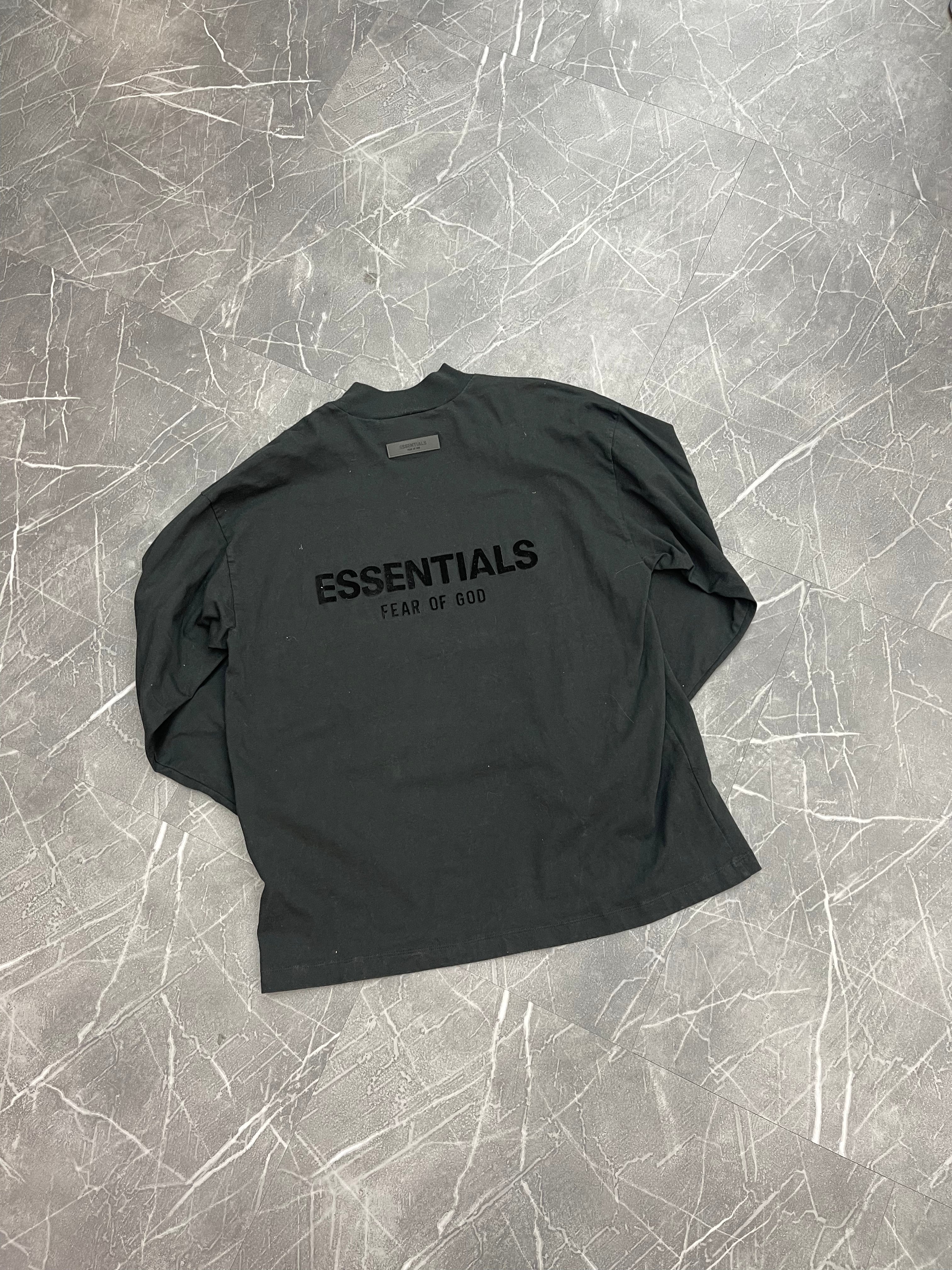 Essentials Longsleeve “Black”