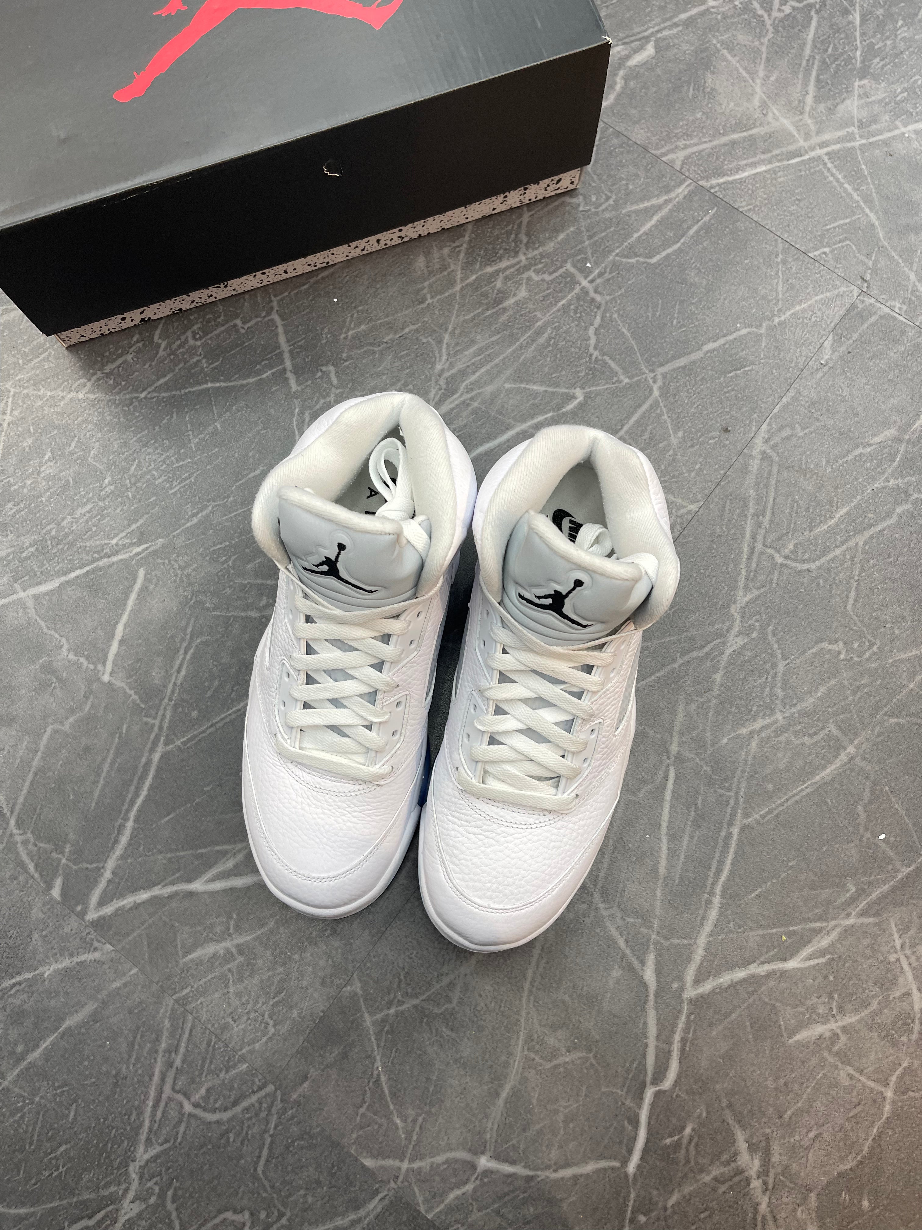 Jordan 5 “White Metallic”