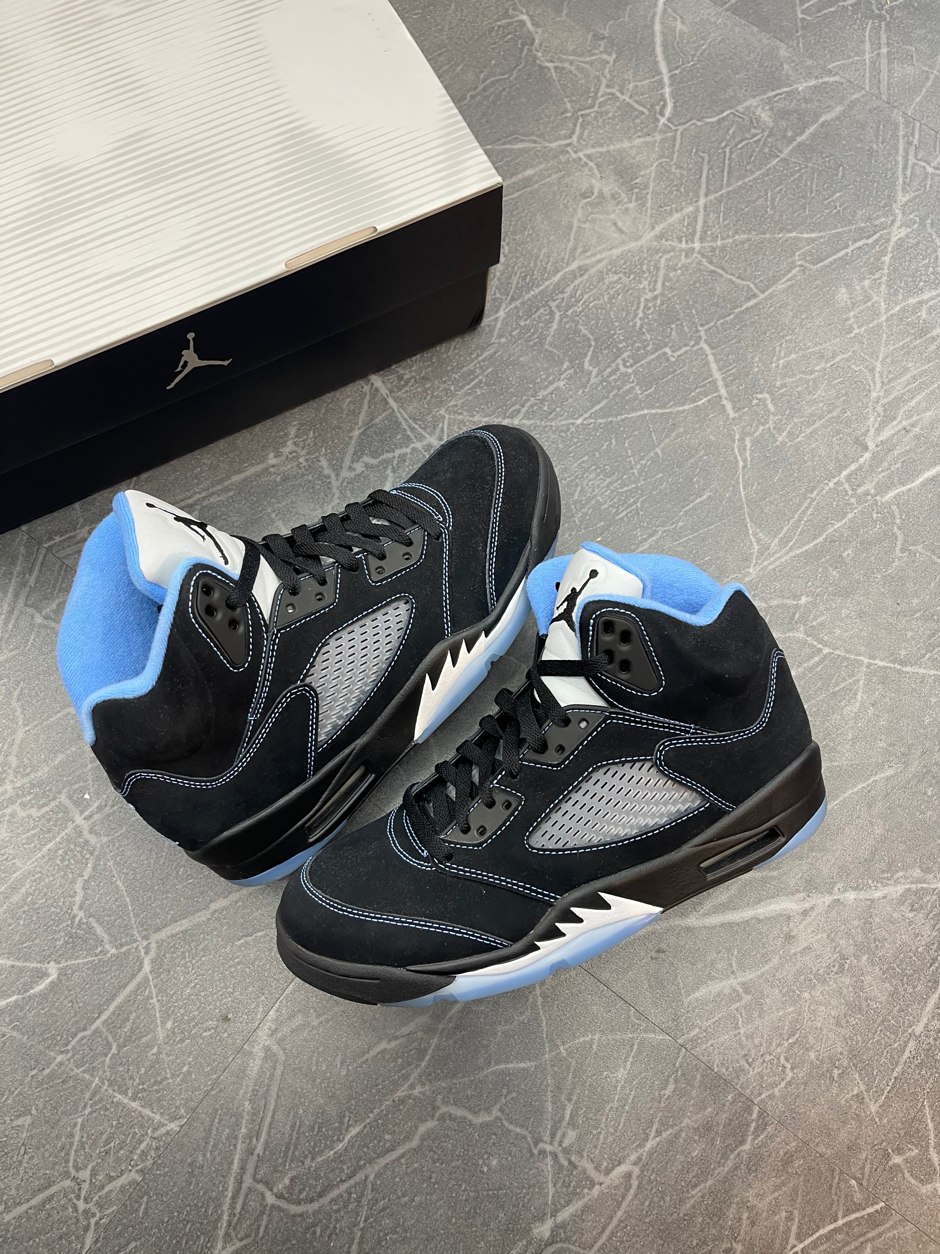 Jordan 5 “University Blue”