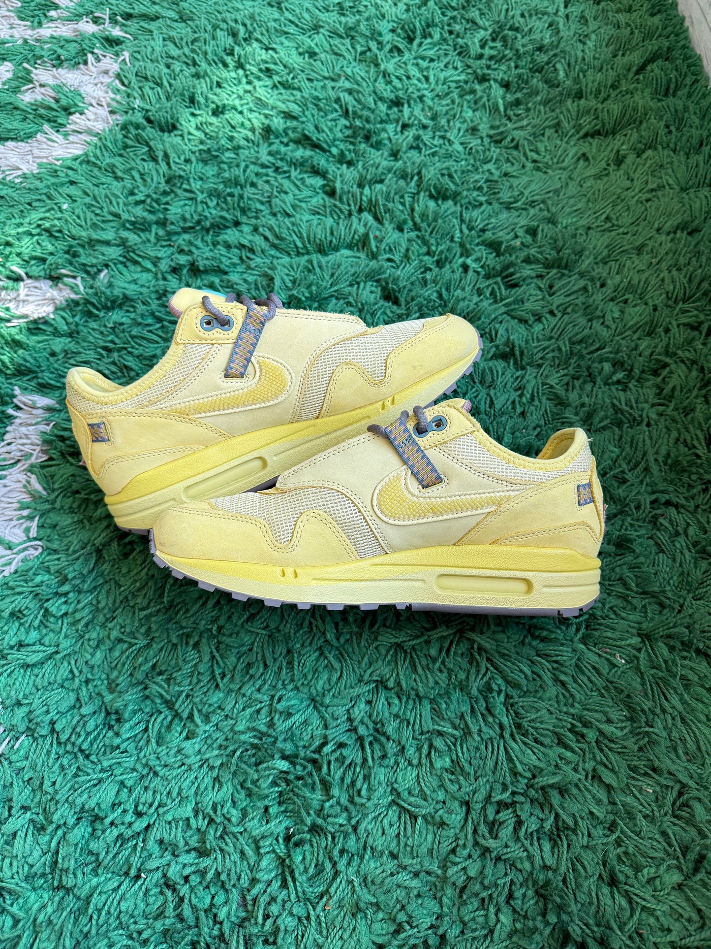 Travis Scott Air Max 1 “Saturn Gold”