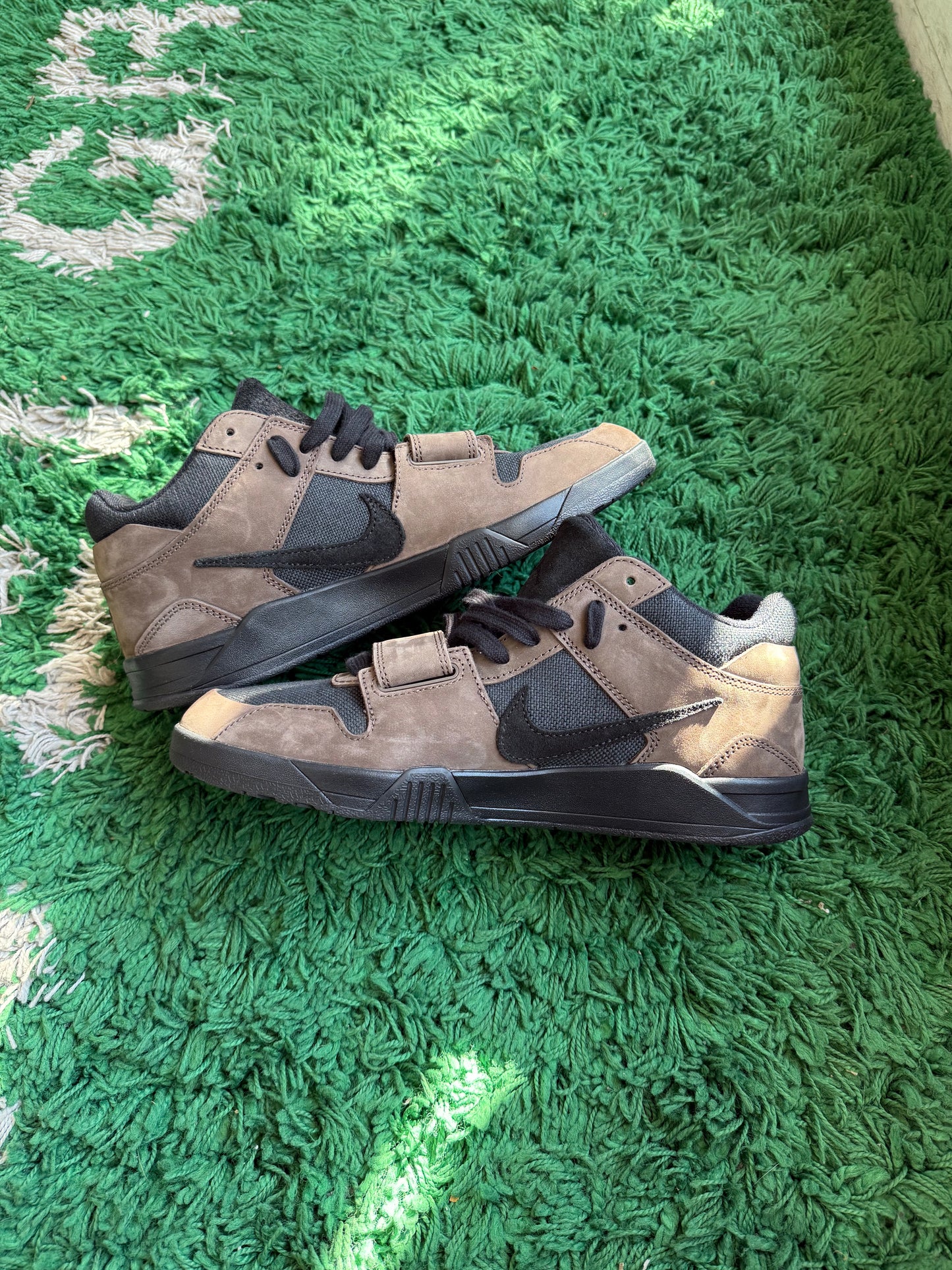 Travis Scott Jumpman Jack TR “Dark Mocha”