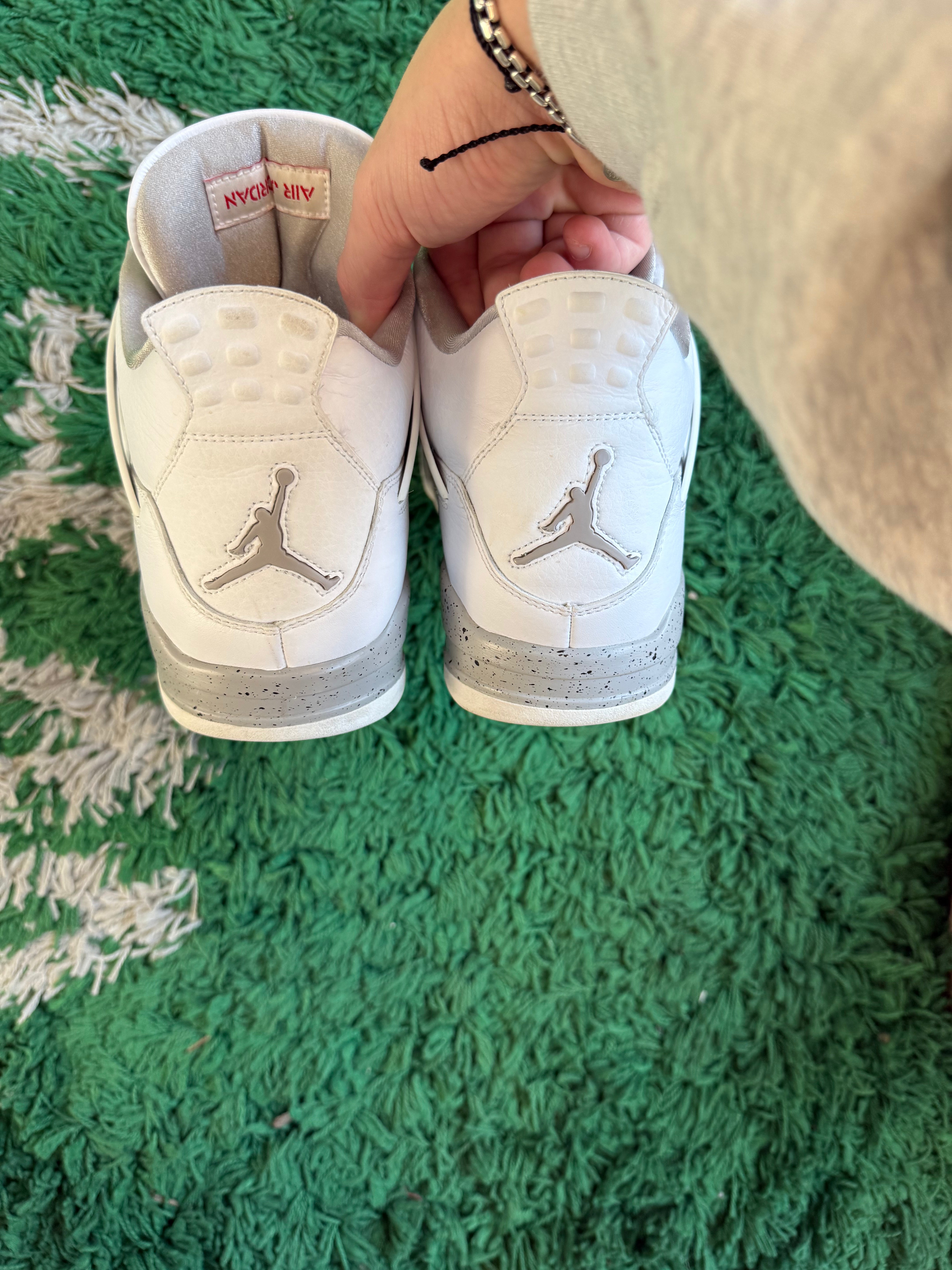 Jordan 4 “White Oreo”