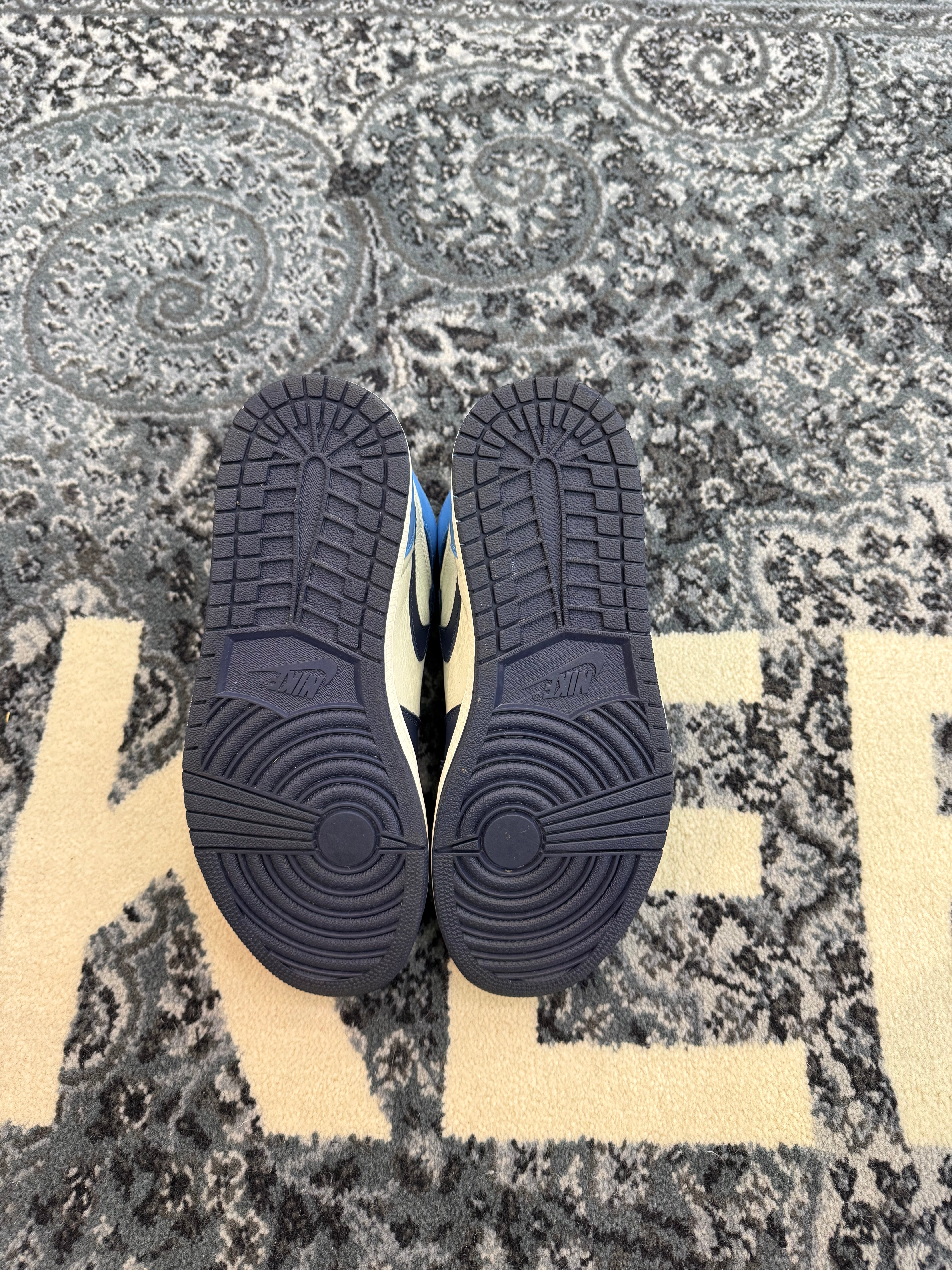 Jordan 1 High “Obsidian”