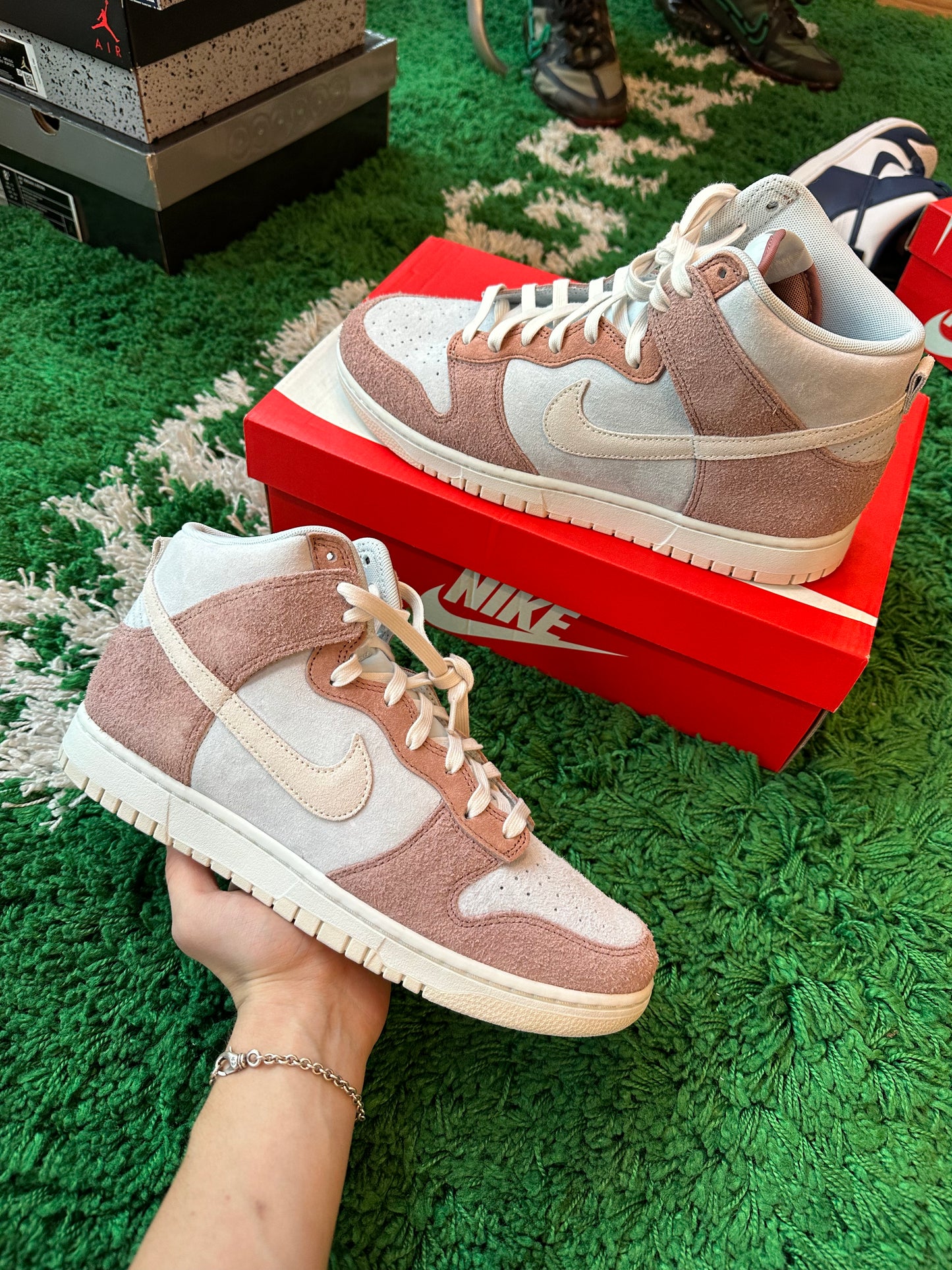 Nike Dunk High “Fossil Rose”
