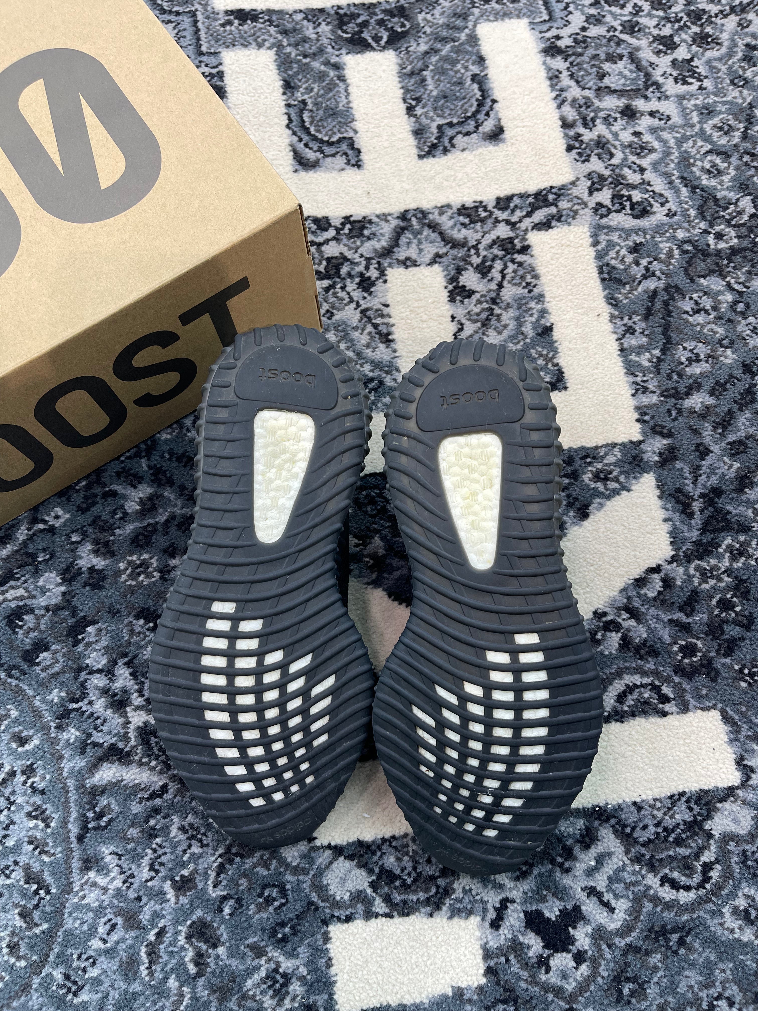 Yeezy 350 “Dazzling Blue”