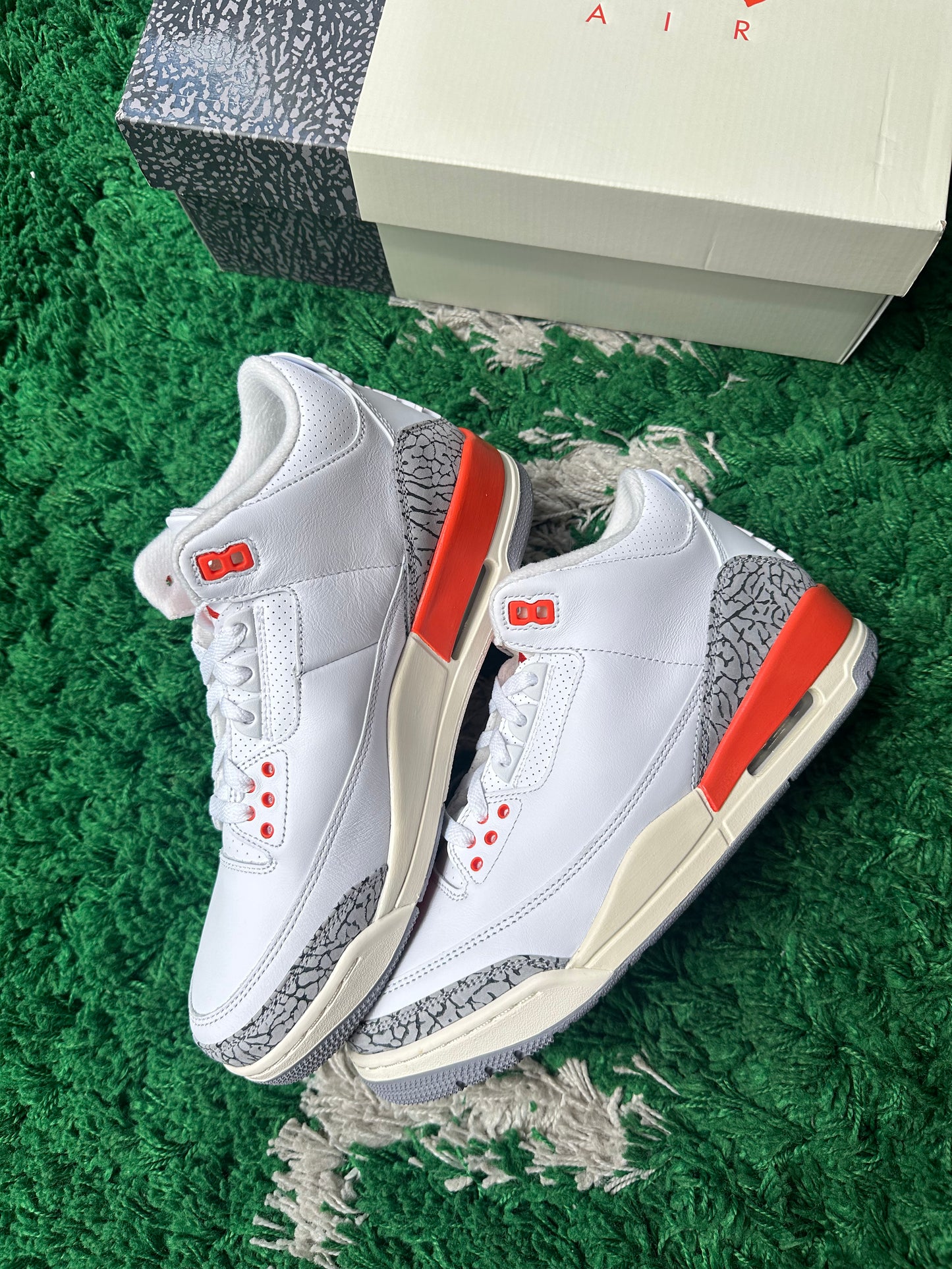 Jordan 3 “Georgia Peach”