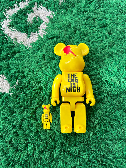 BearBrick “Watchmen The End is Nigh” 400% + 100% Set
