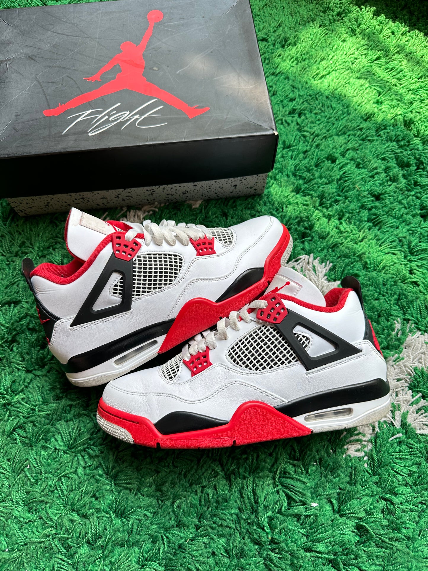 Jordan 4 “Fire Red”